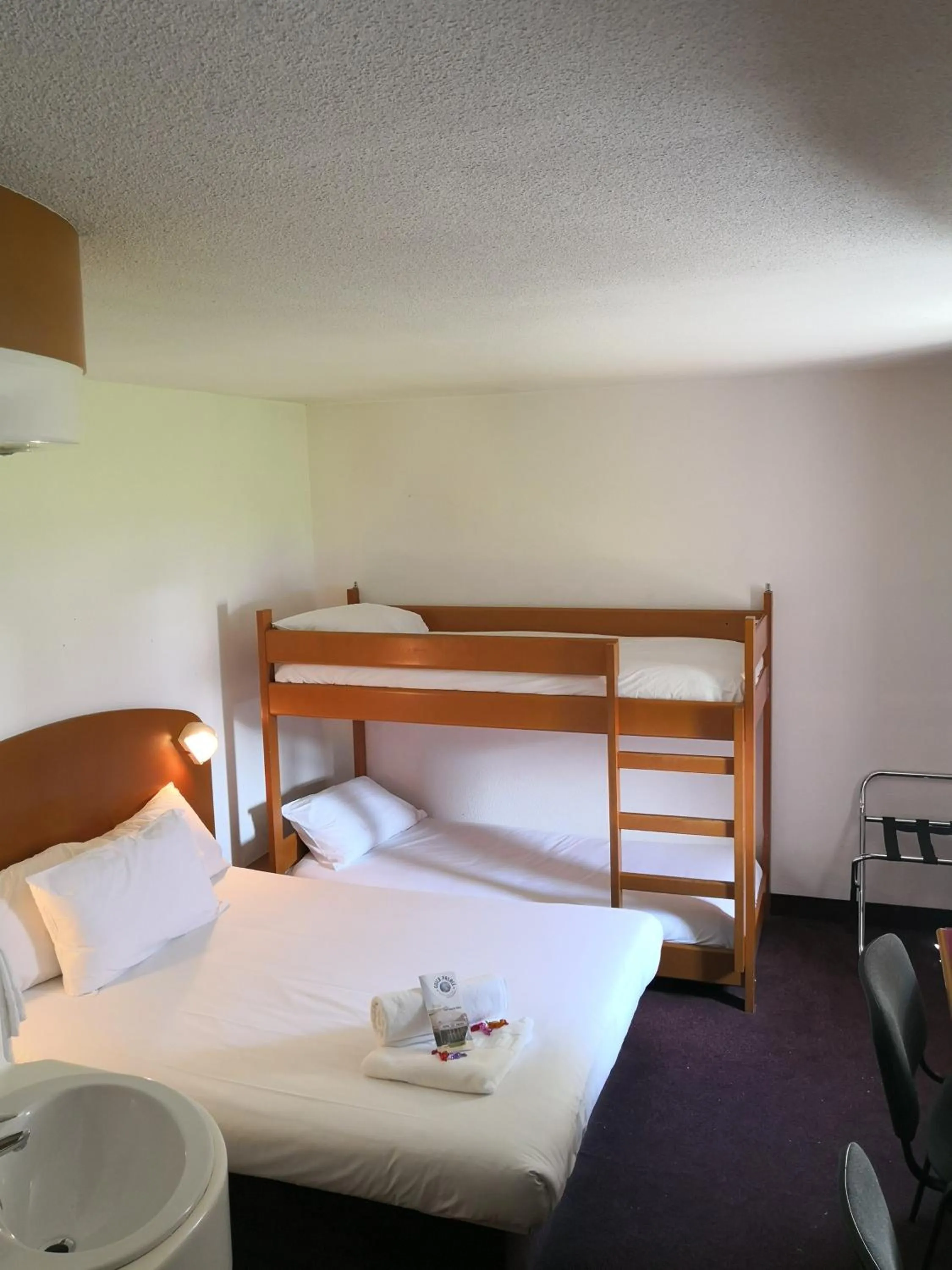 Bedroom, Bed in Quick Palace St Jean De Vedas - A709