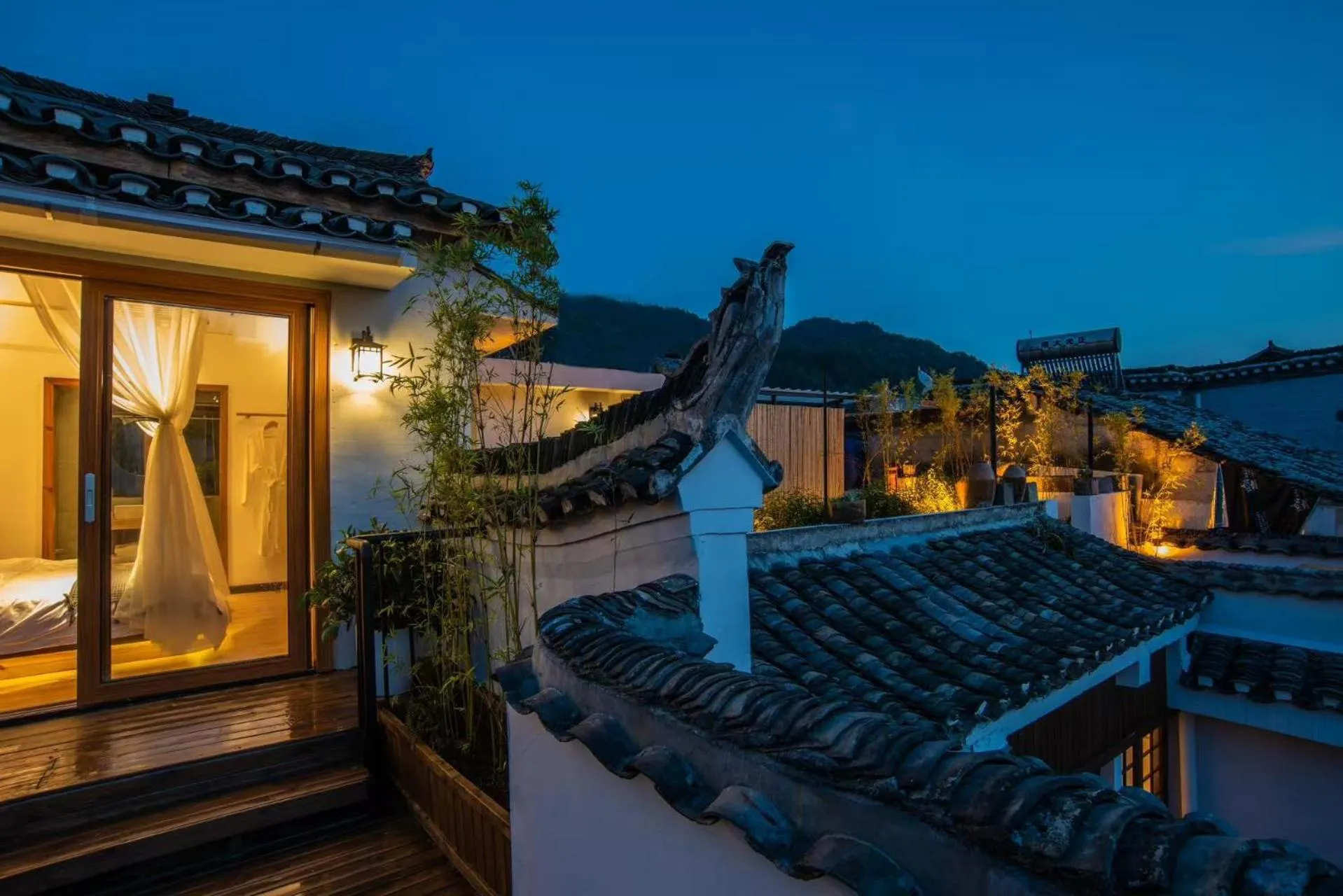 Double Room with Balcony - single occupancy in BaHaoBieYuan