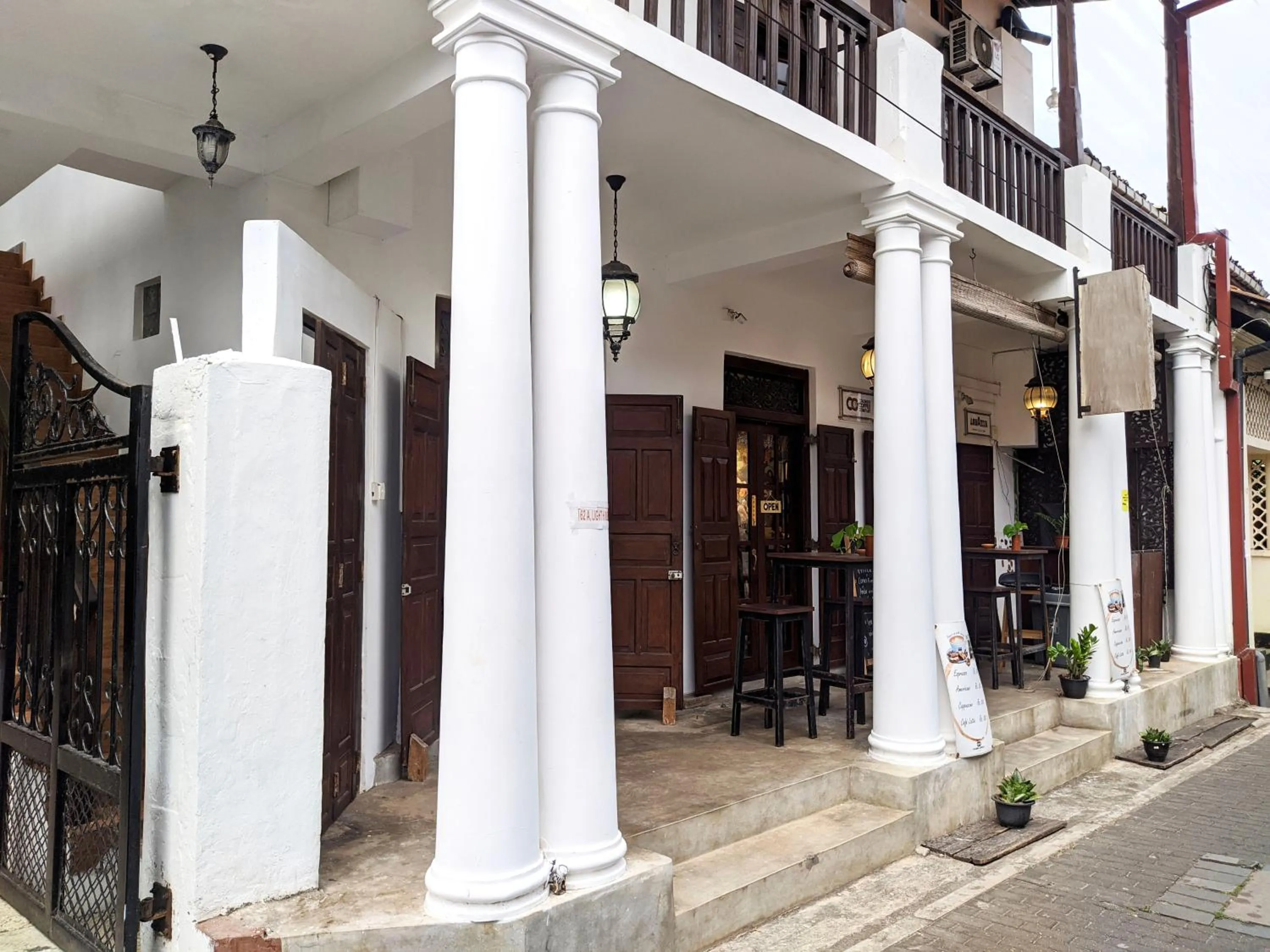 Property building in Lighthouse Guest