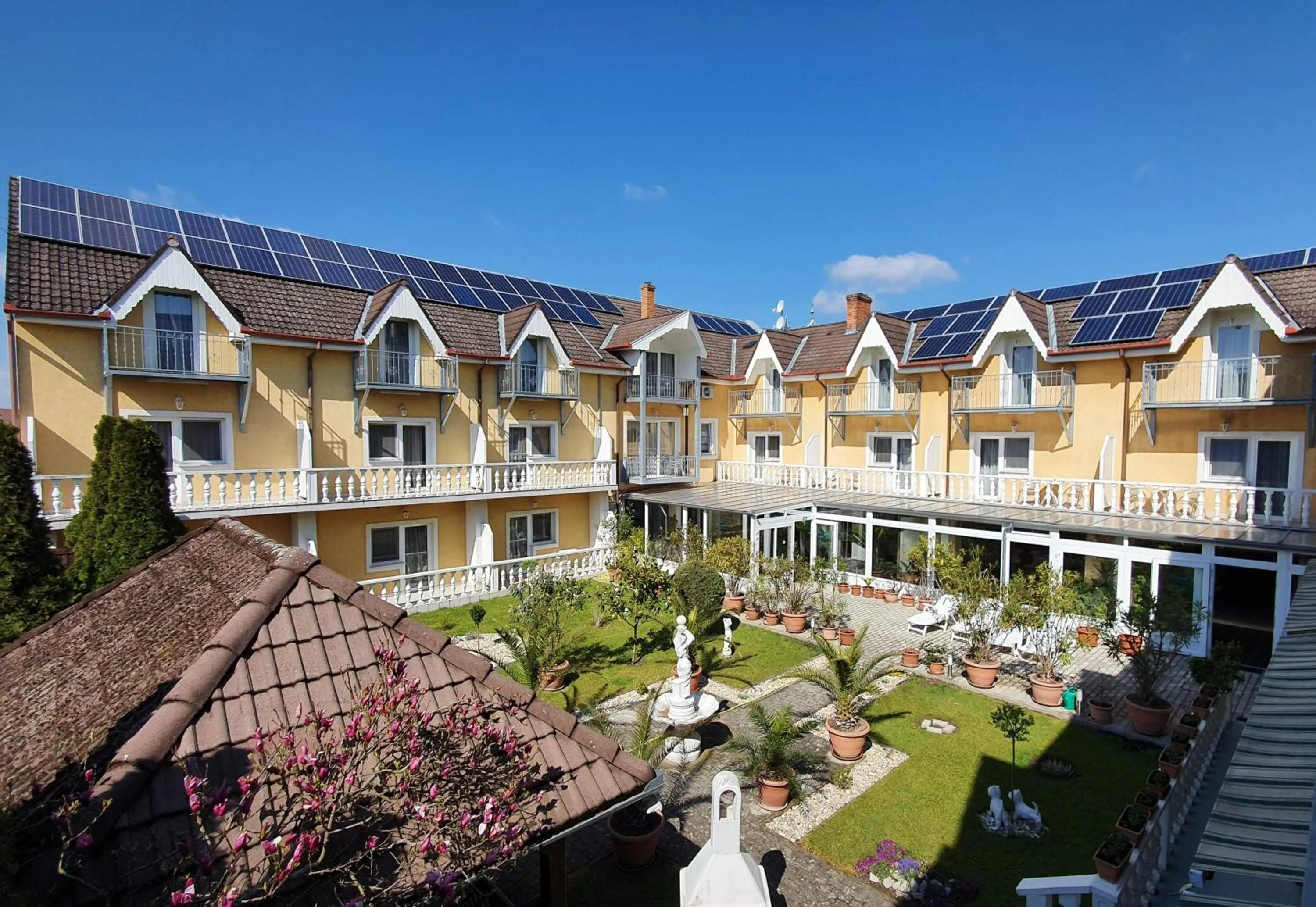 Lídia Hotel
