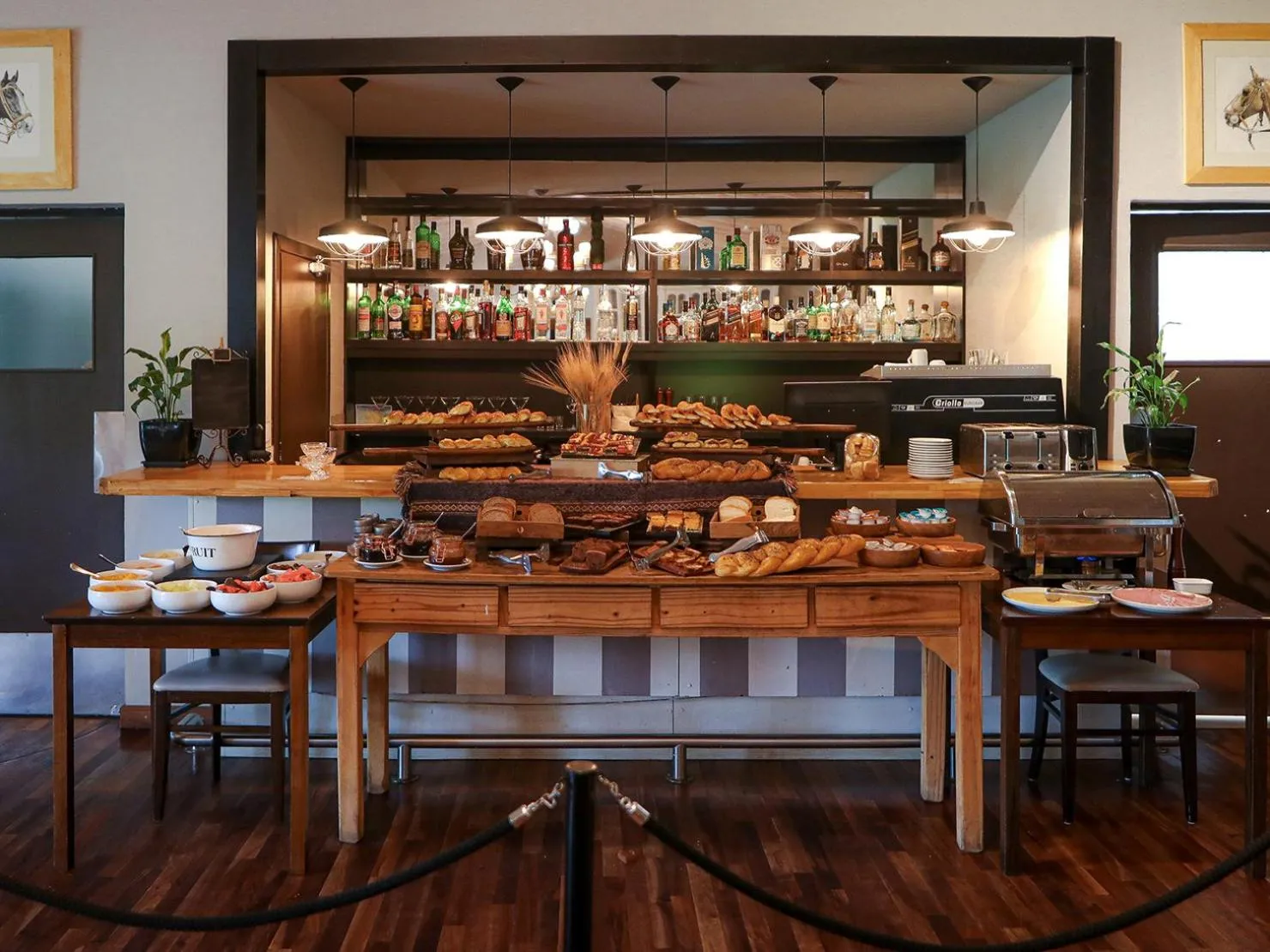 Buffet breakfast in Hostería & Spa De La Cascada