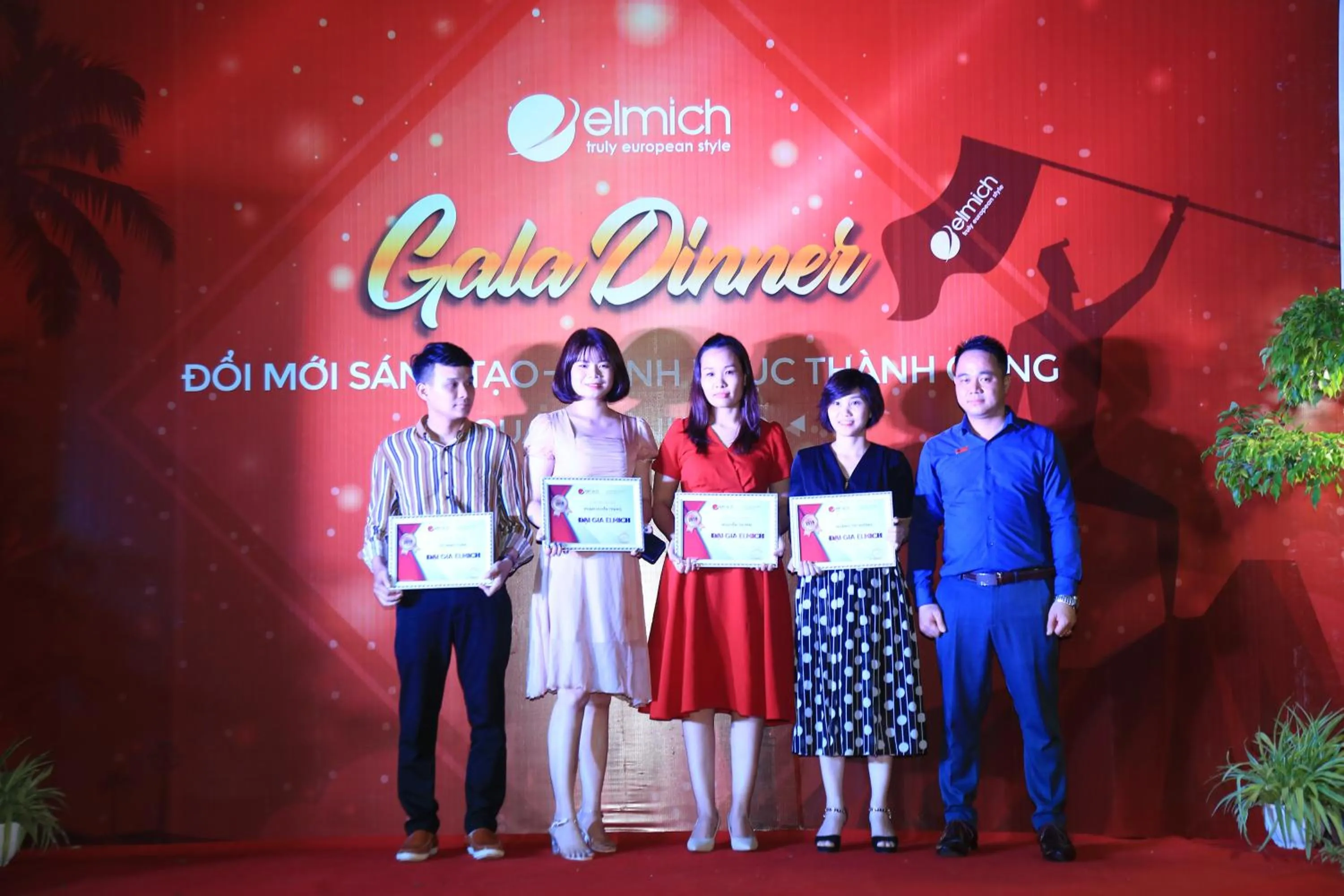 Evening entertainment in Phu Cuong Beach Hotel