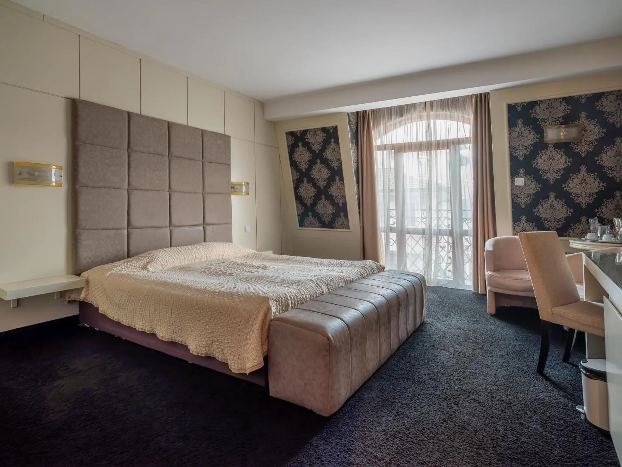 Bed in Hotel Concorde