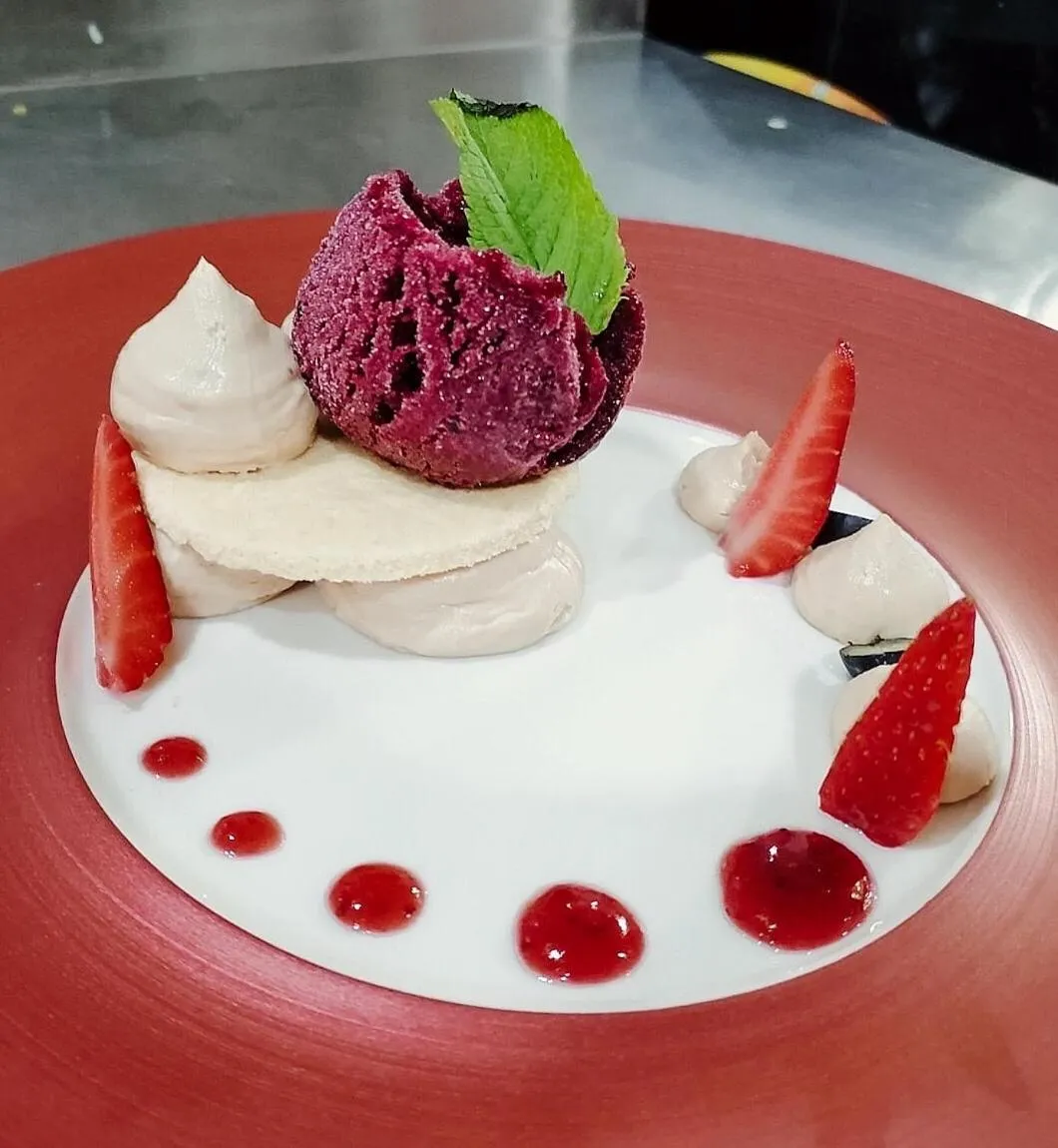 Restaurant/places to eat in Hotel Concorde