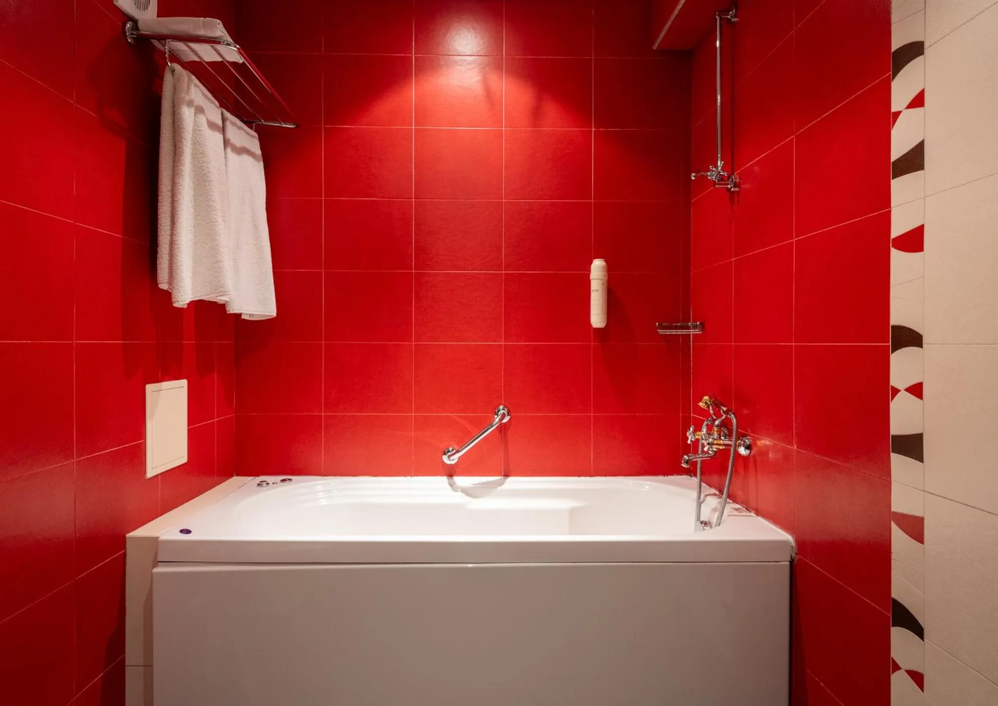 Shower in Hotel Concorde