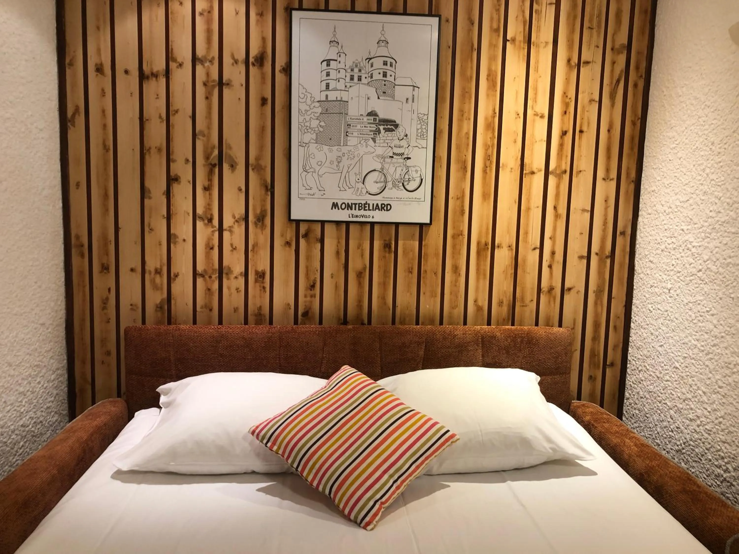 Photo of the whole room, Bed in Les Tilleuls Montbeliard Sud Audincourt