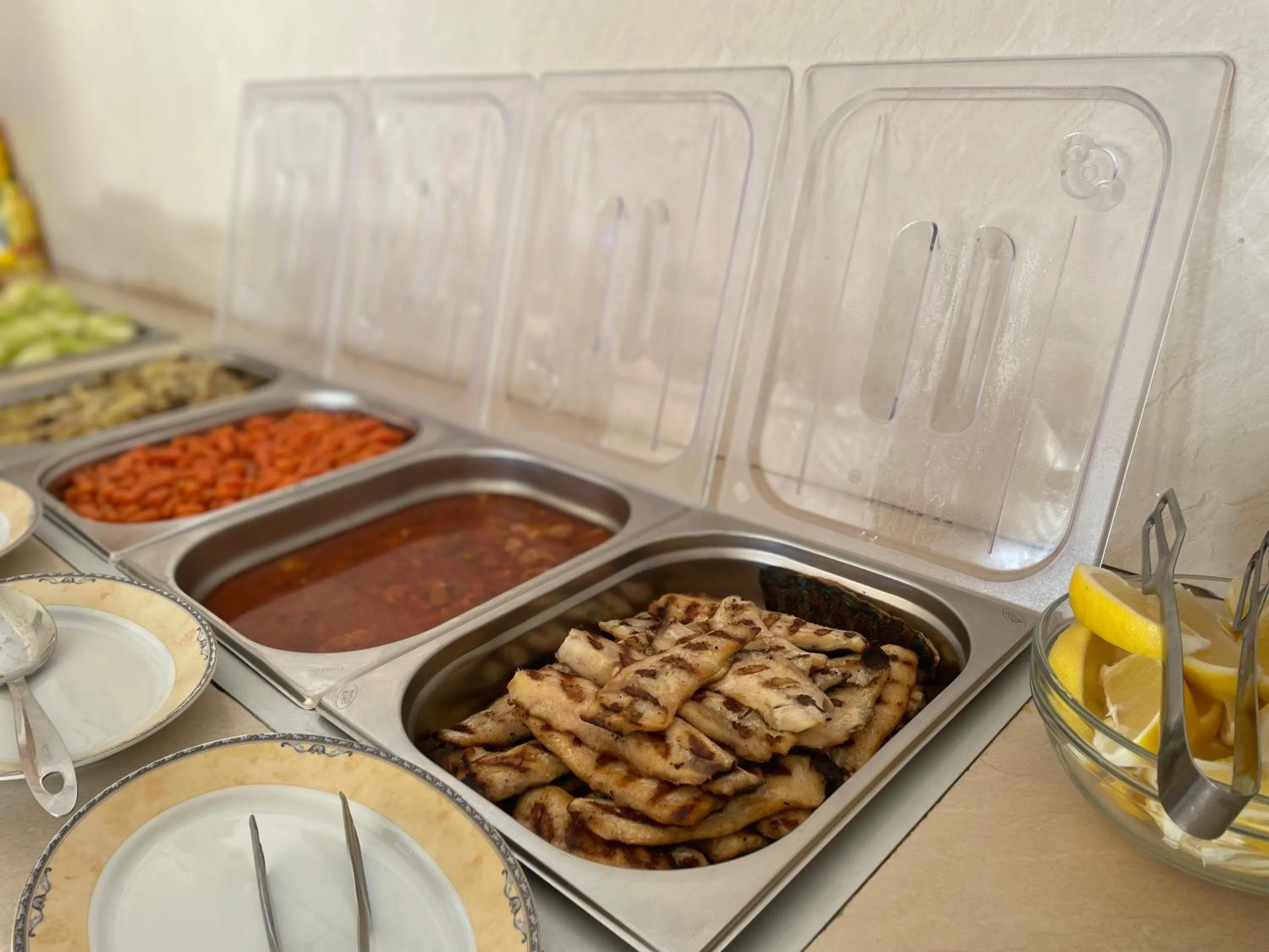 Restaurant/places to eat in Hotel Onyx