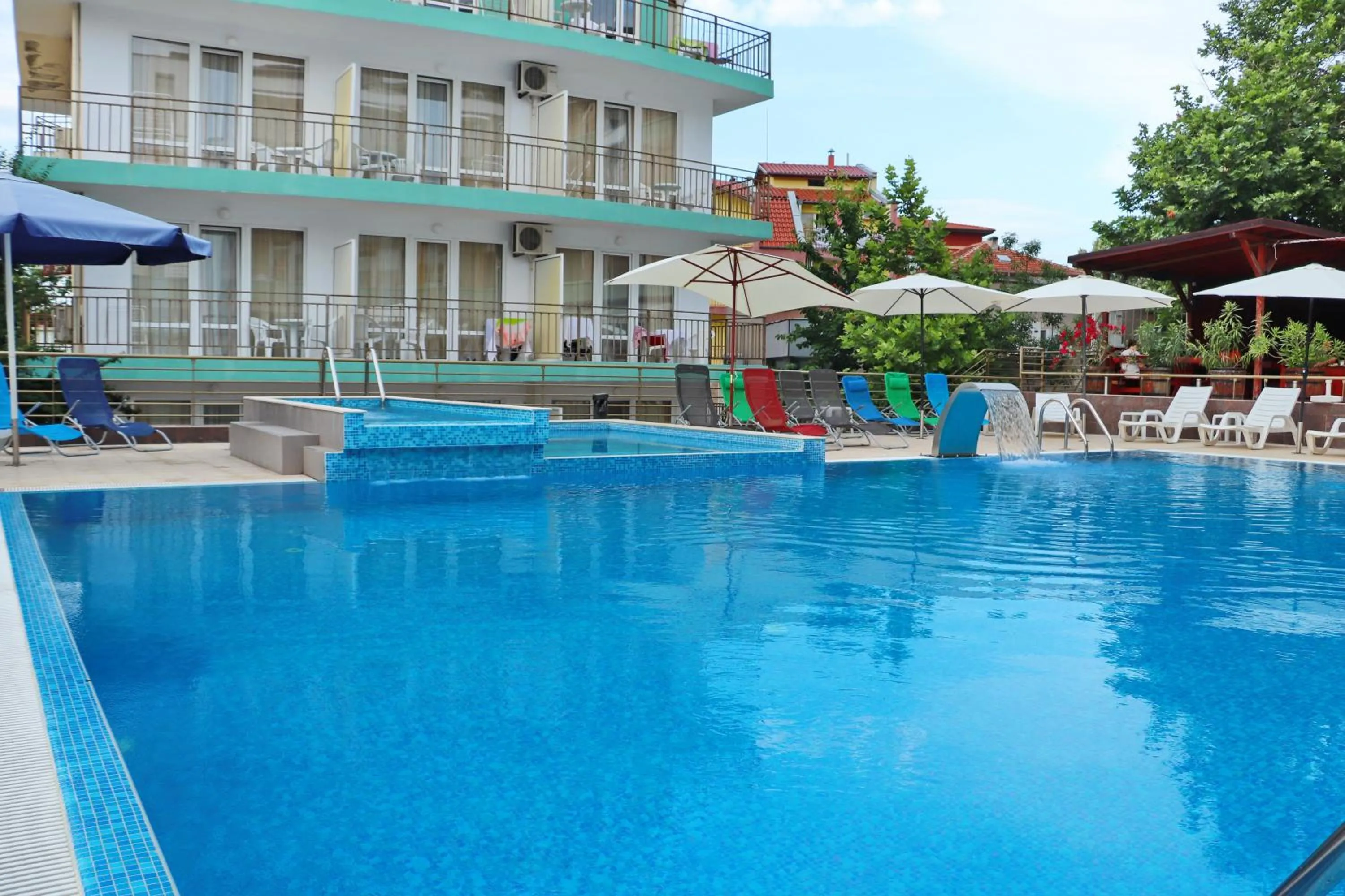 Swimming pool in Hotel Onyx