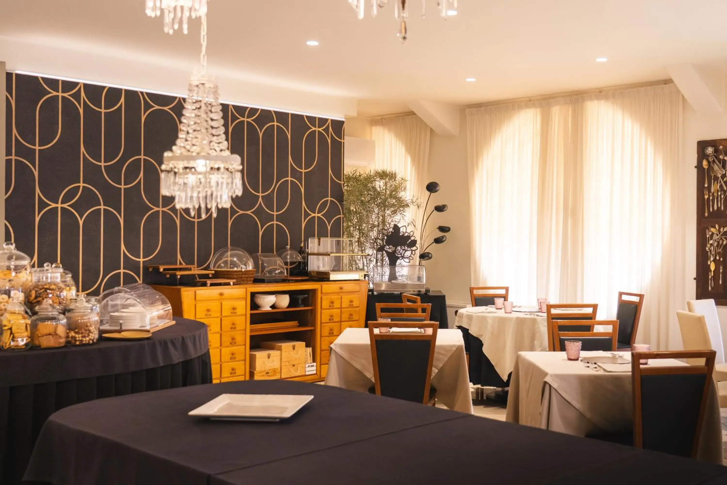 Restaurant/places to eat in Hotel Globo Restaurant/places to eat in Hotel Globo