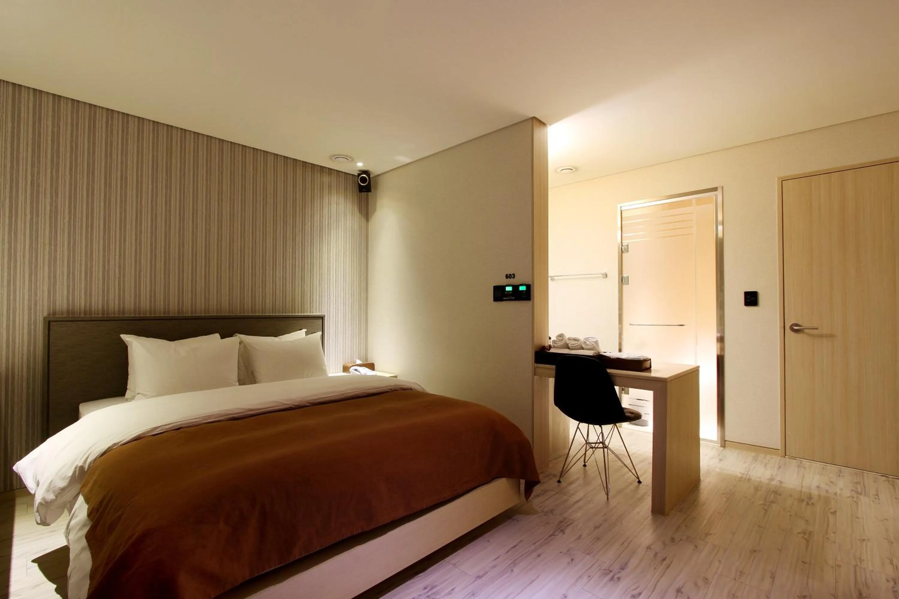 Bed in Uijeongbu Latree Hotel