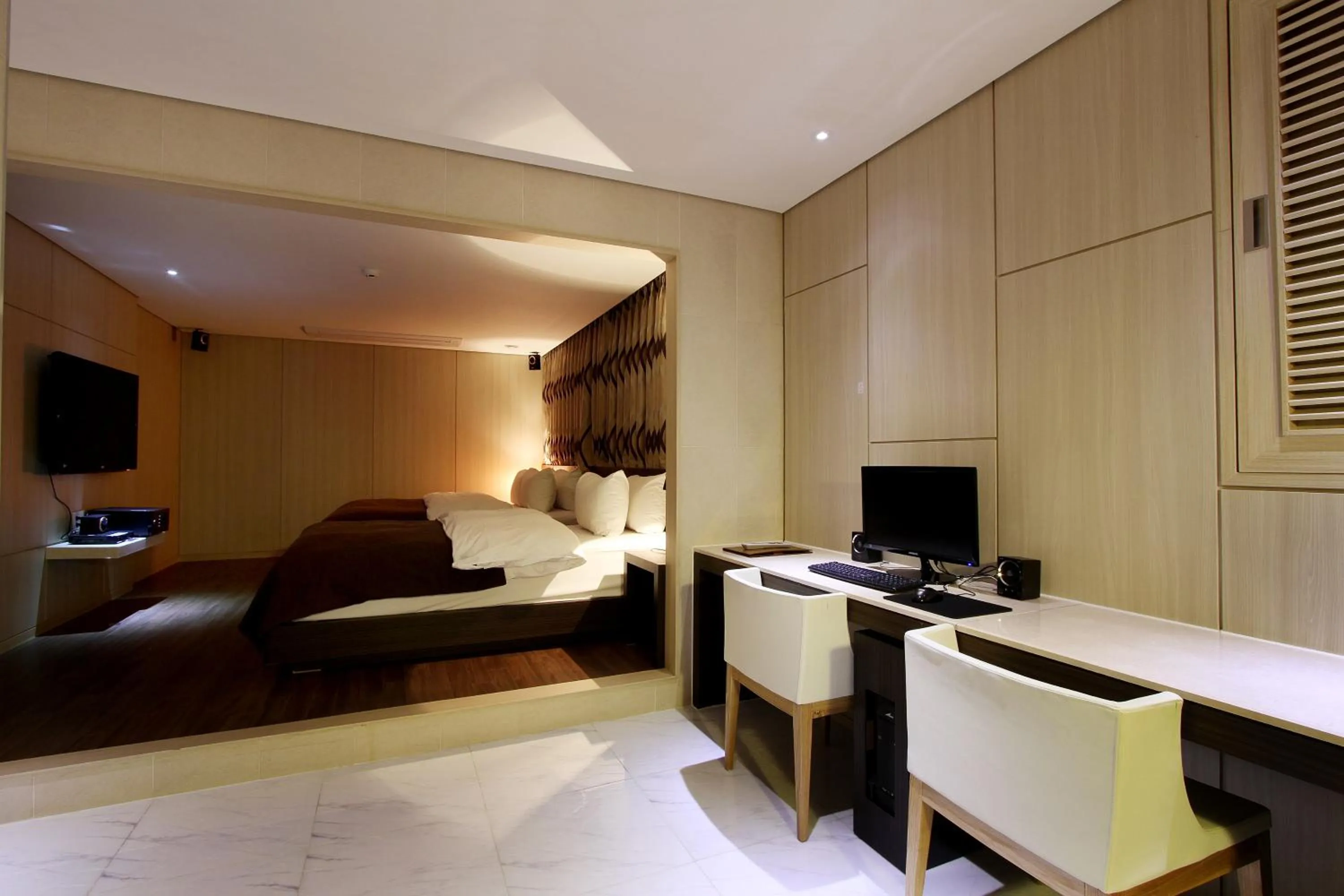 Bed in Uijeongbu Latree Hotel