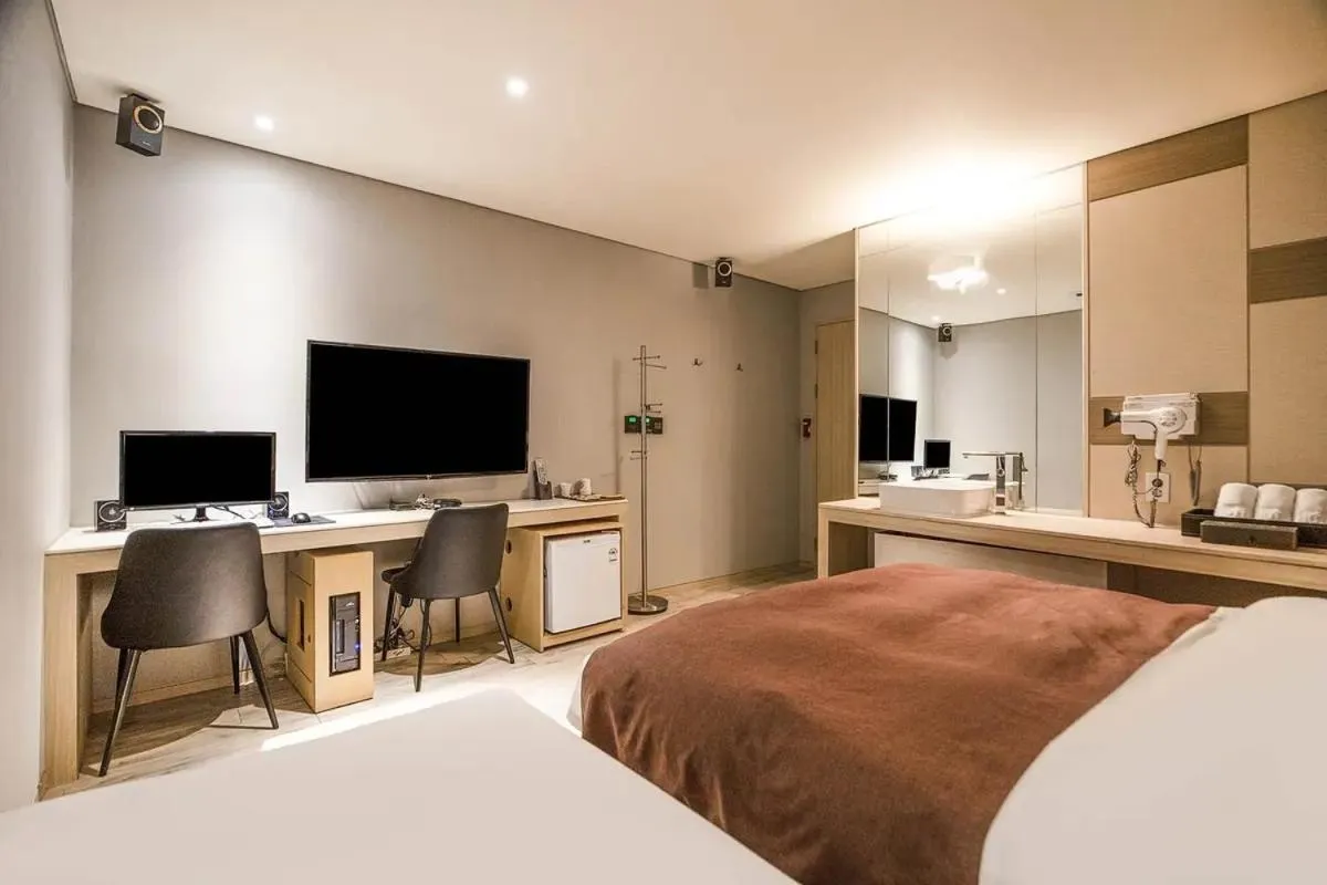 Bed in Uijeongbu Latree Hotel