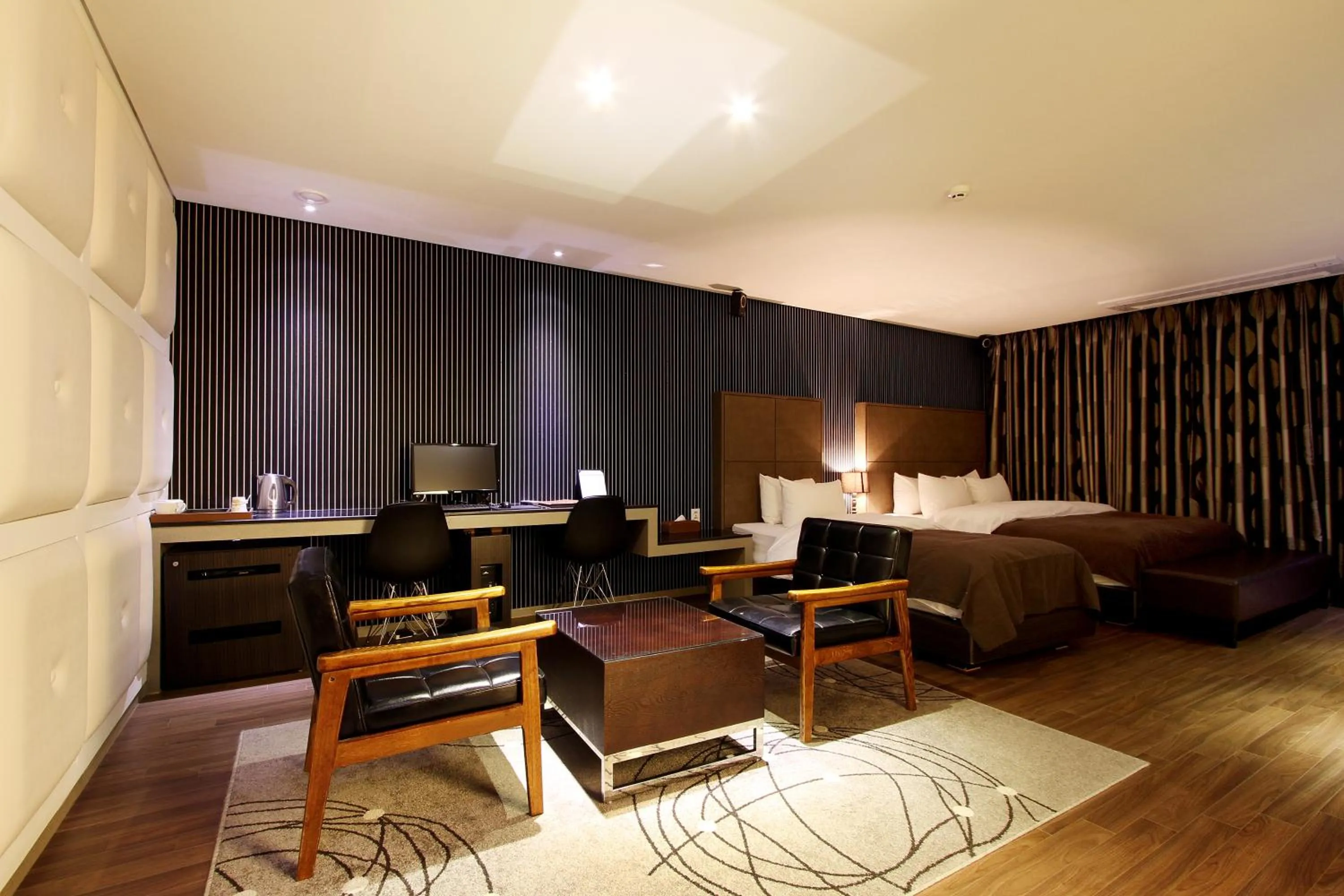 Bed in Uijeongbu Latree Hotel