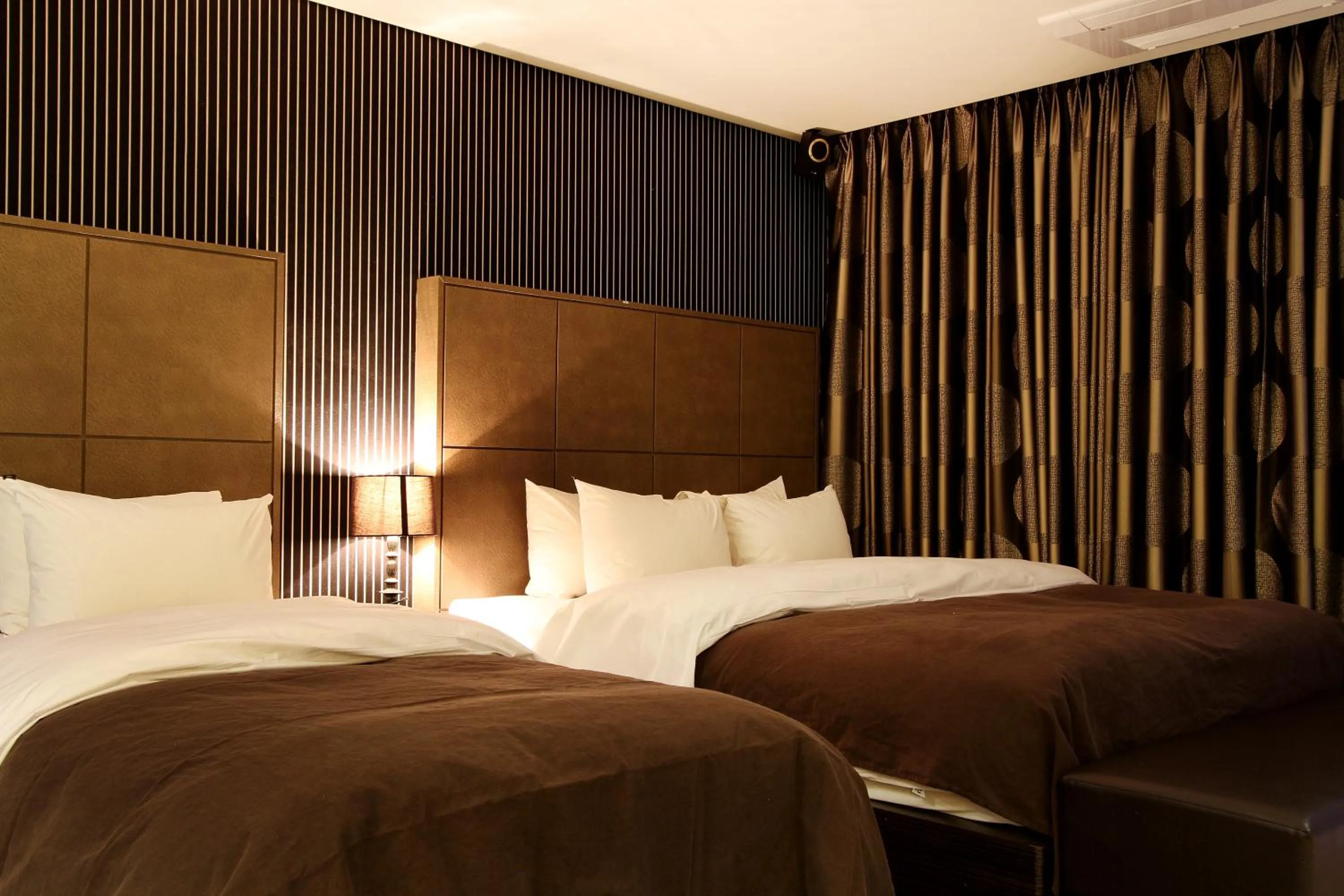 Bed in Uijeongbu Latree Hotel