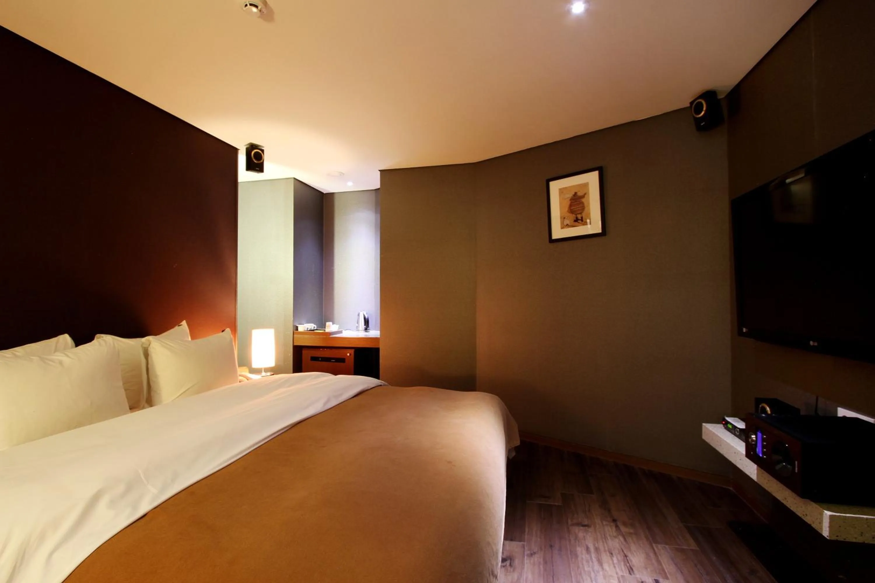 Bed in Uijeongbu Latree Hotel