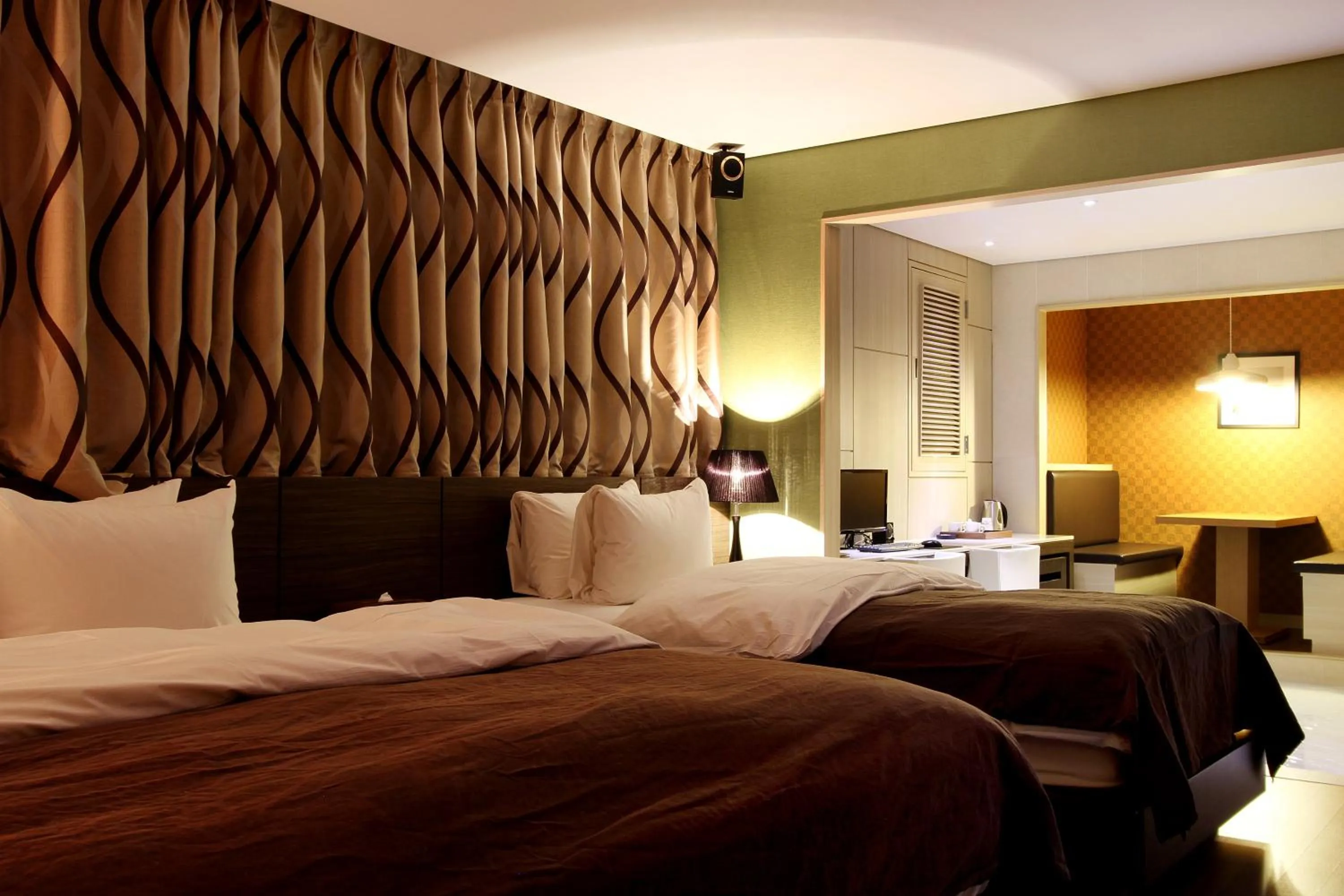 Bed in Uijeongbu Latree Hotel