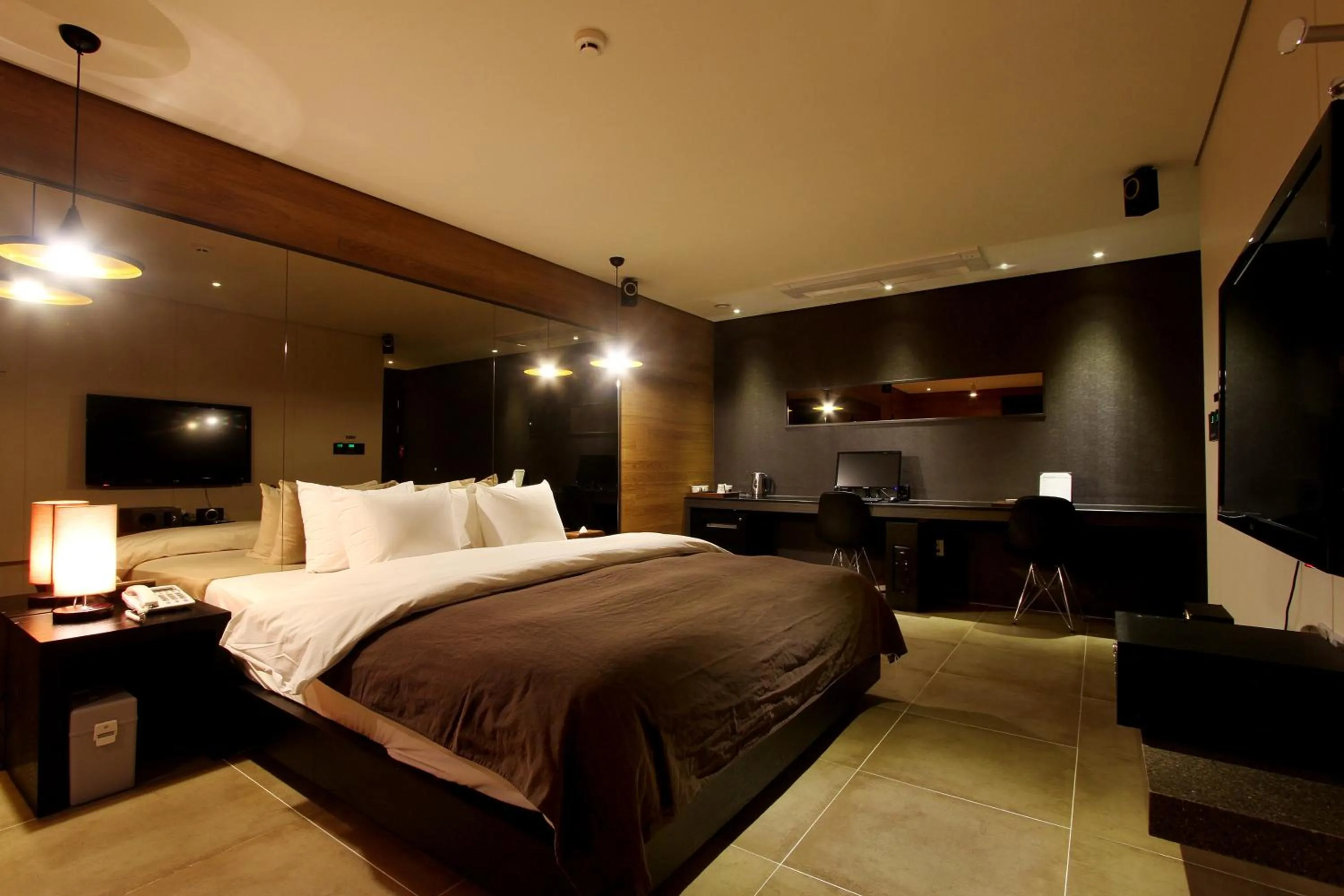 Bed in Uijeongbu Latree Hotel