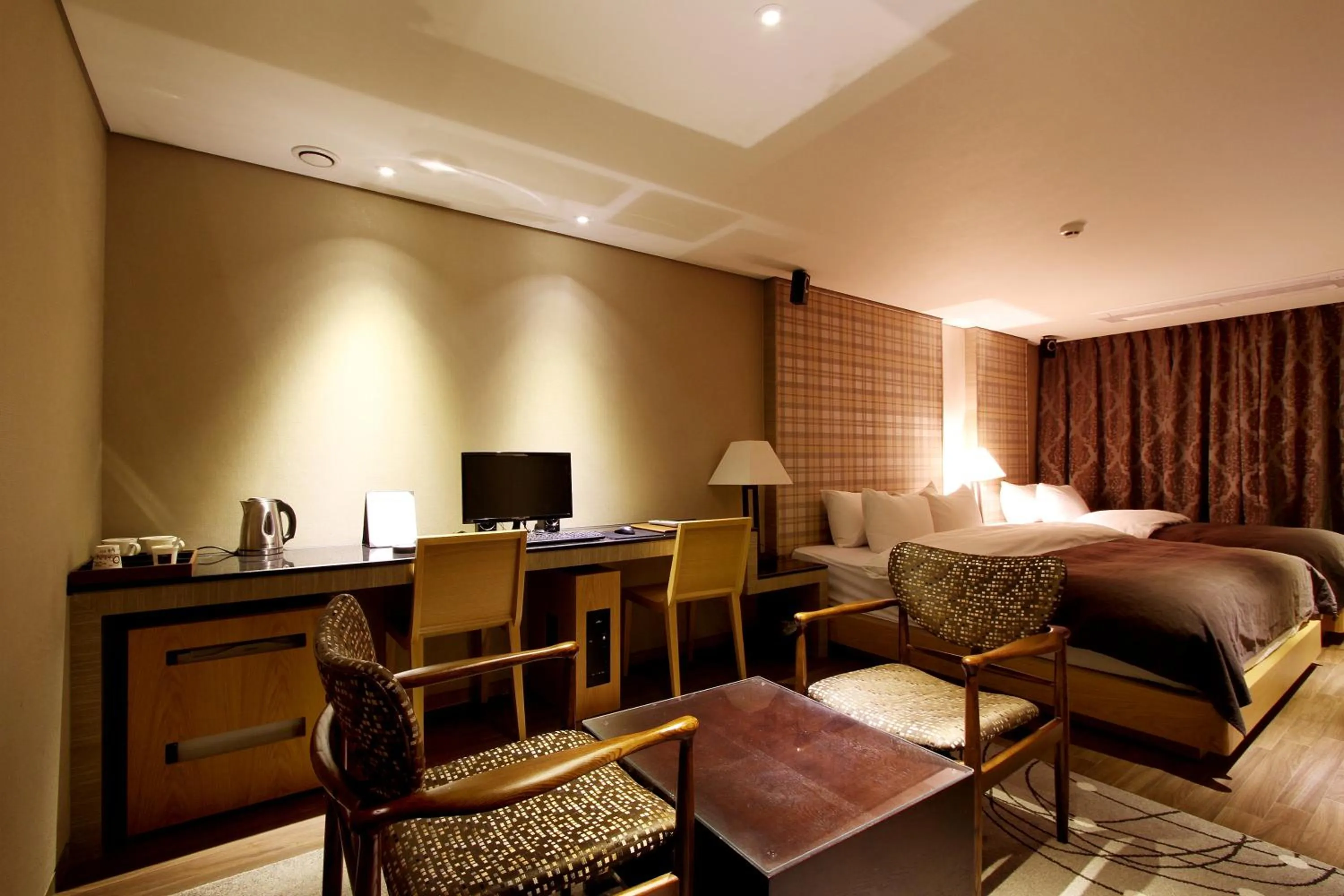 Bed in Uijeongbu Latree Hotel