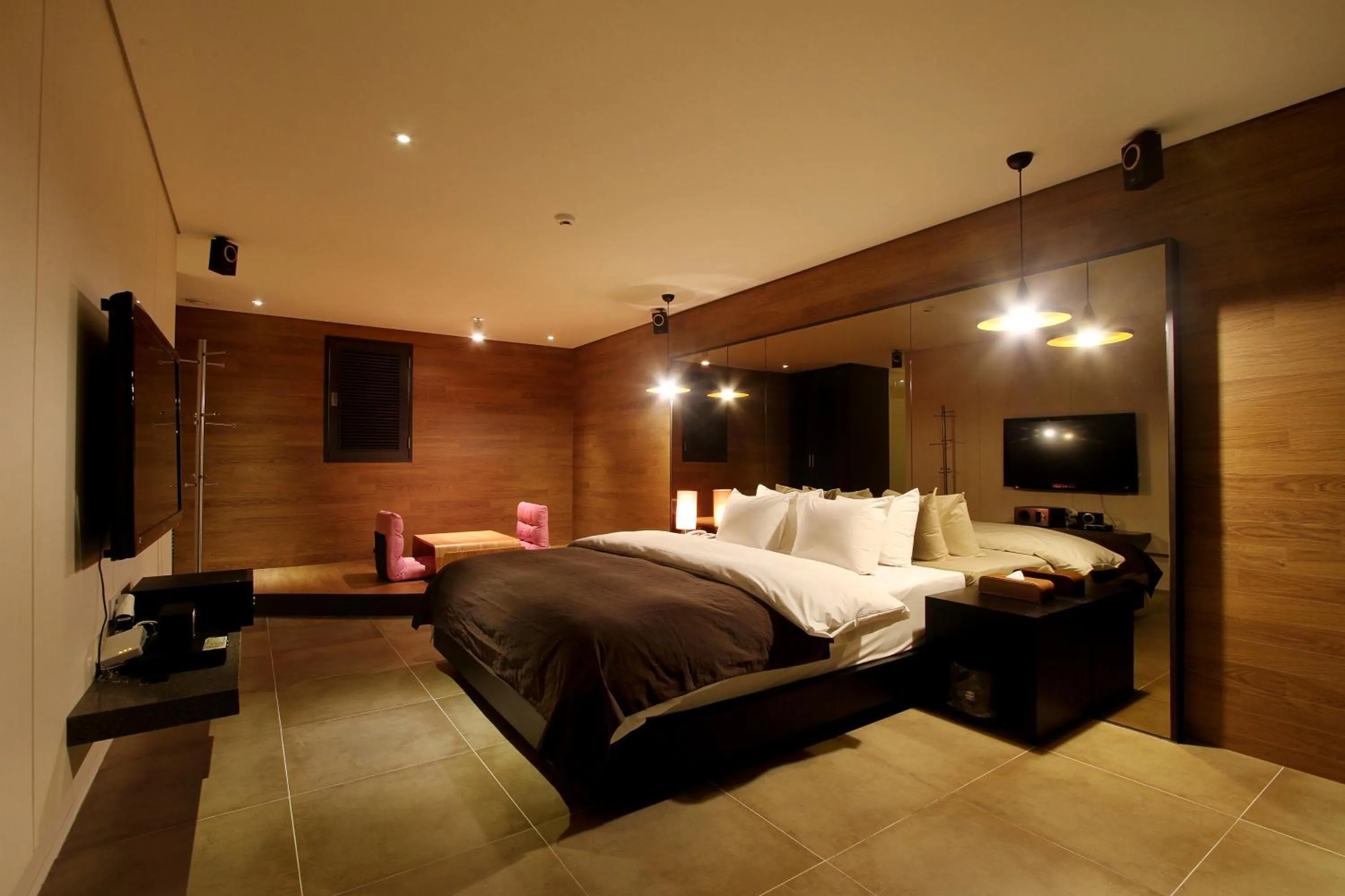 Bed in Uijeongbu Latree Hotel