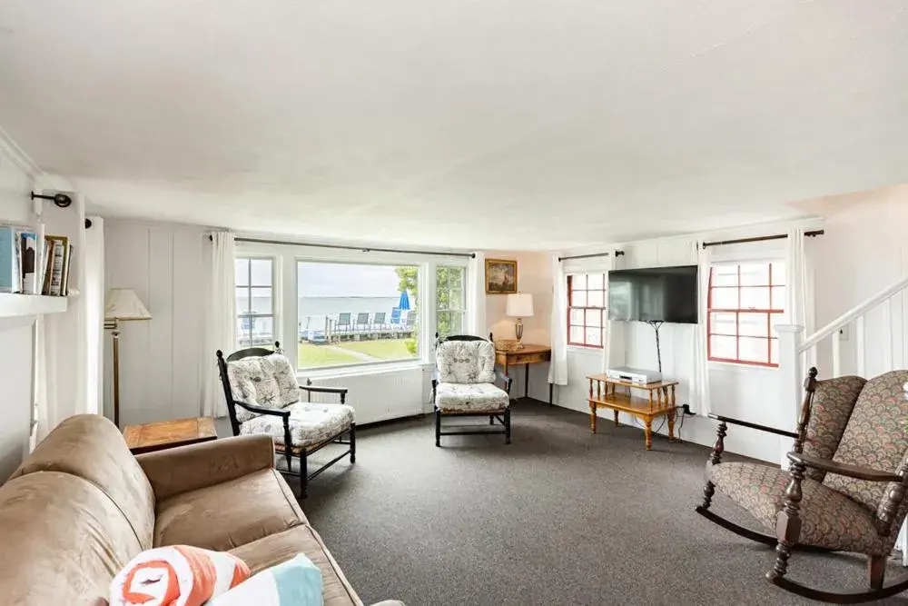 Two-Bedroom Cottage with Sea View in The Masthead Resort Two-Bedroom Cottage with Sea View in The Masthead Resort