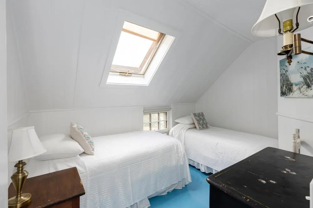 Bed in The Masthead Resort