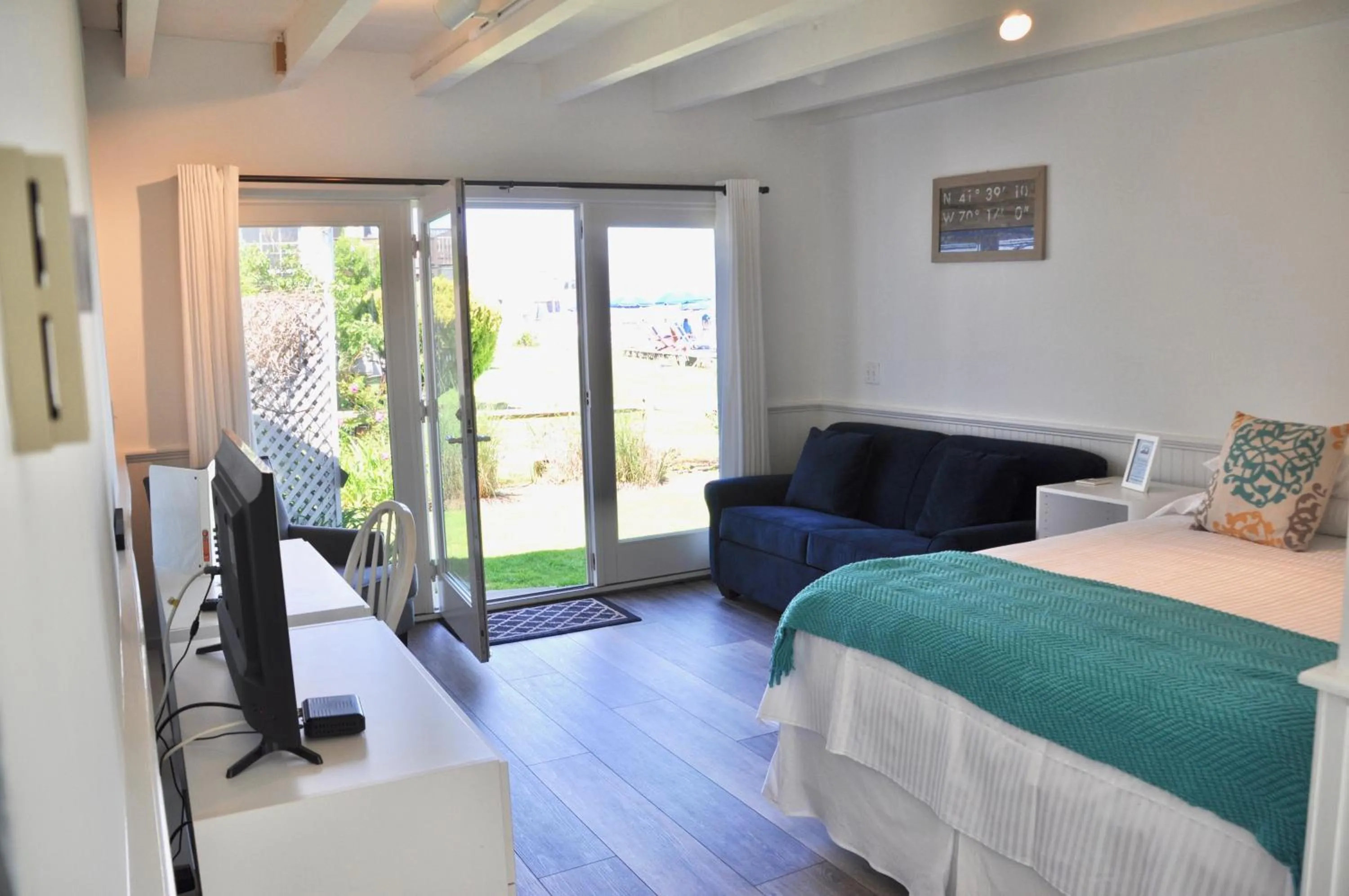 Bed in The Masthead Resort