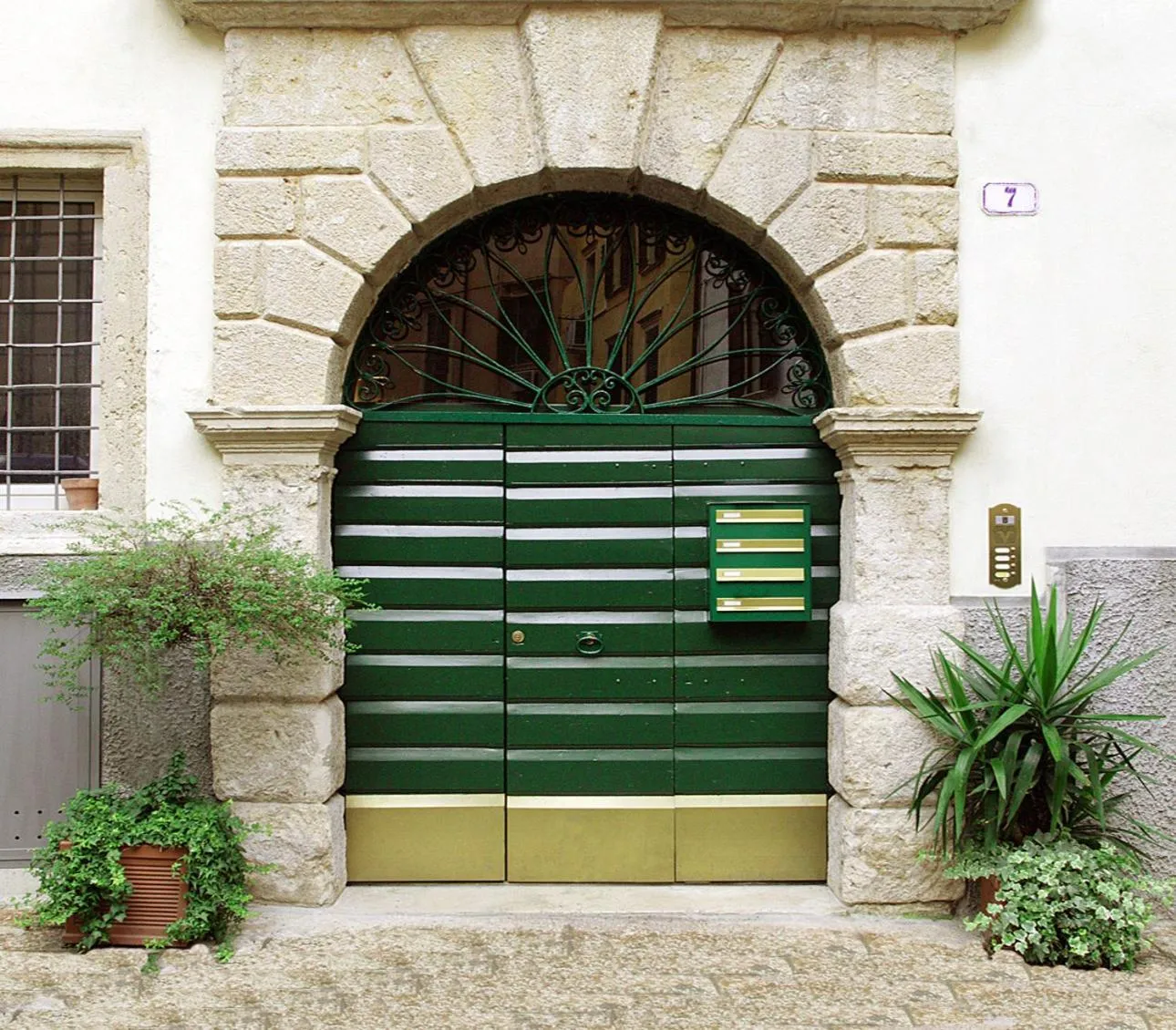 Facade/entrance in Residenza San Faustino