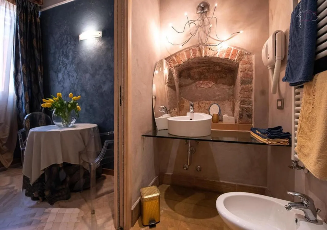 Decorative detail in Residenza San Faustino