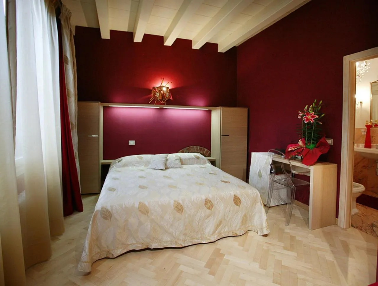 Photo of the whole room, Bed in Residenza San Faustino