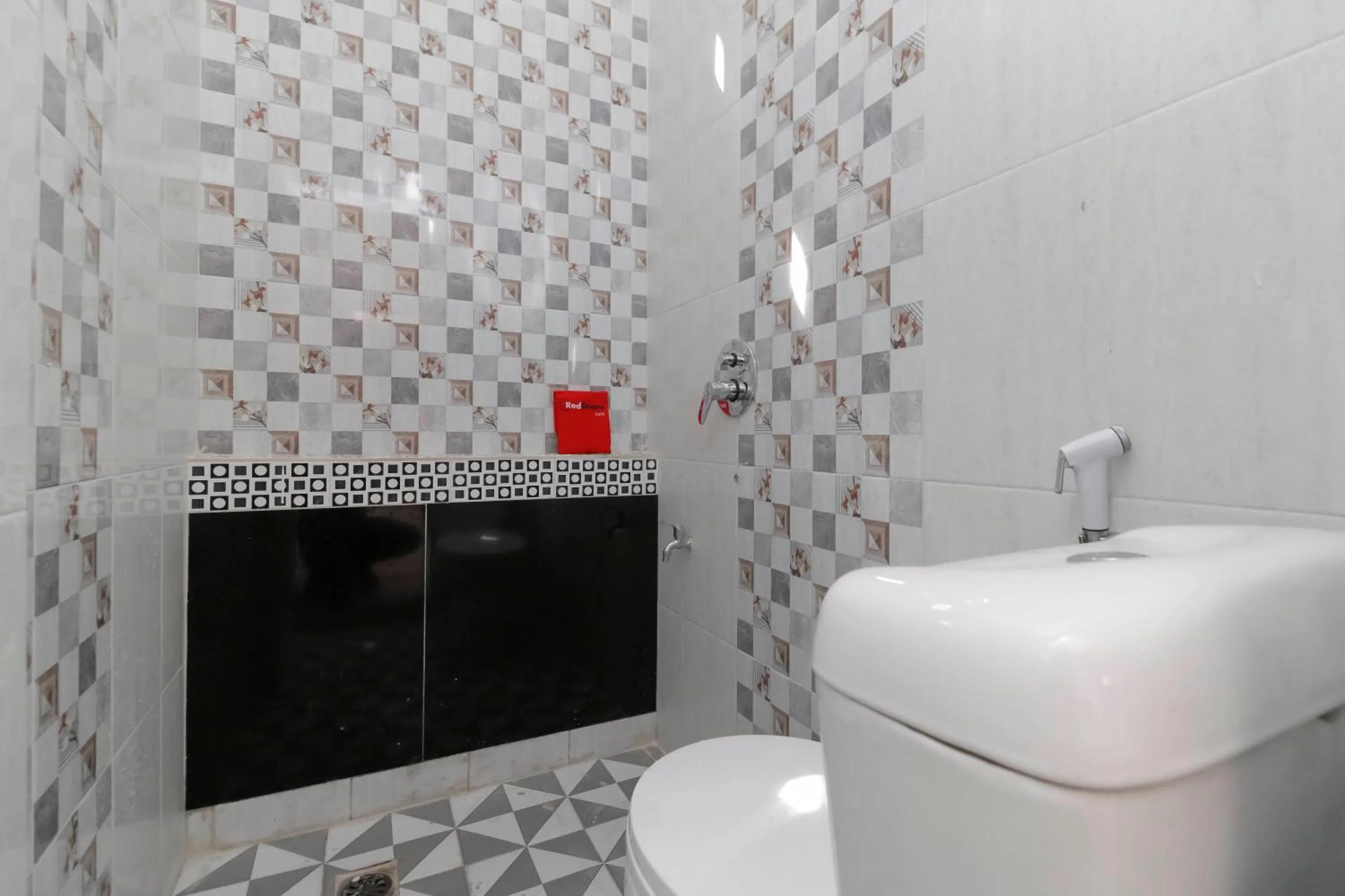 Bathroom in RedDoorz Plus near RS Royal Prima Medan