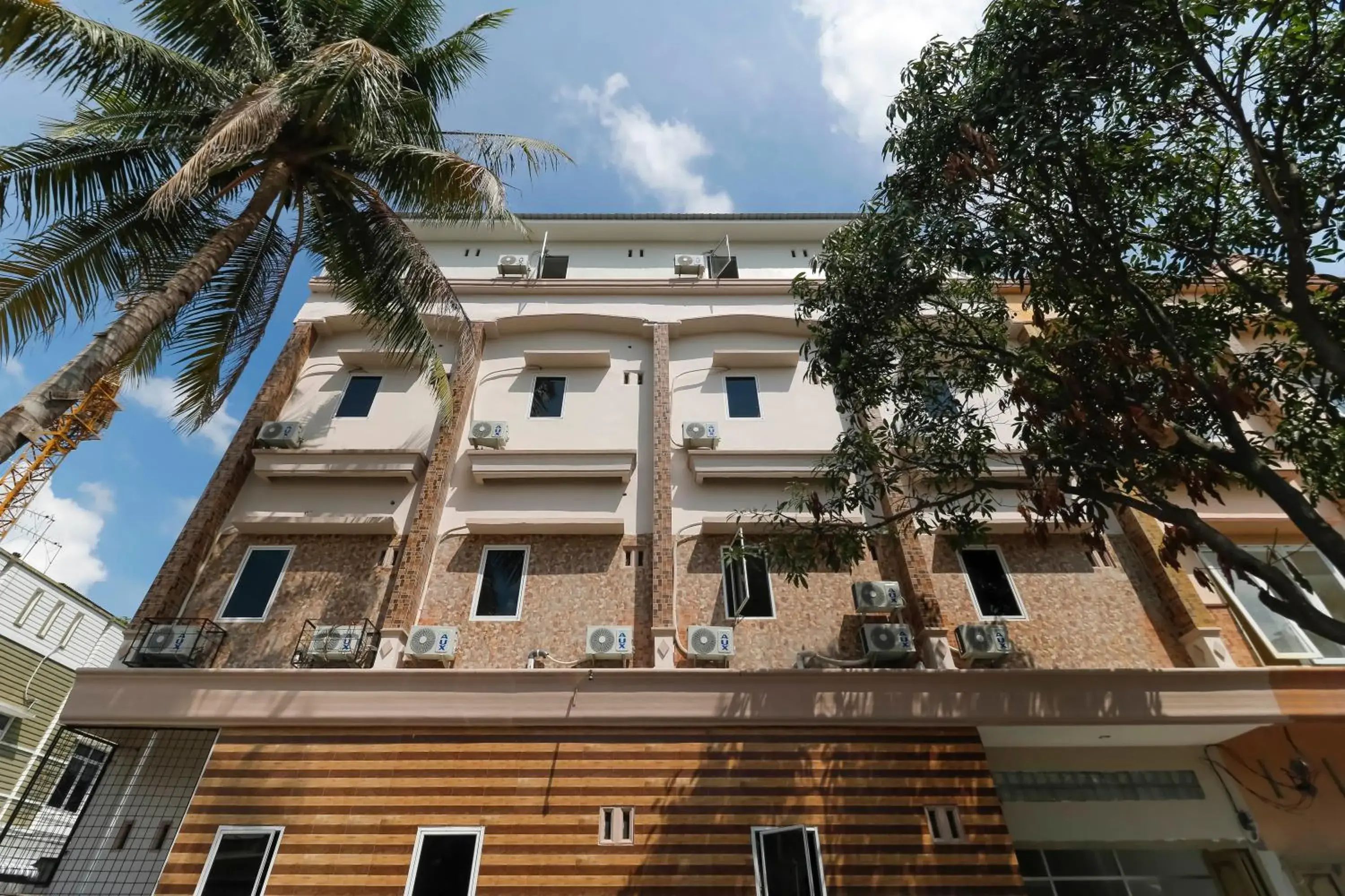 Property building in RedDoorz Plus near RS Royal Prima Medan Property building in RedDoorz Plus near RS Royal Prima Medan