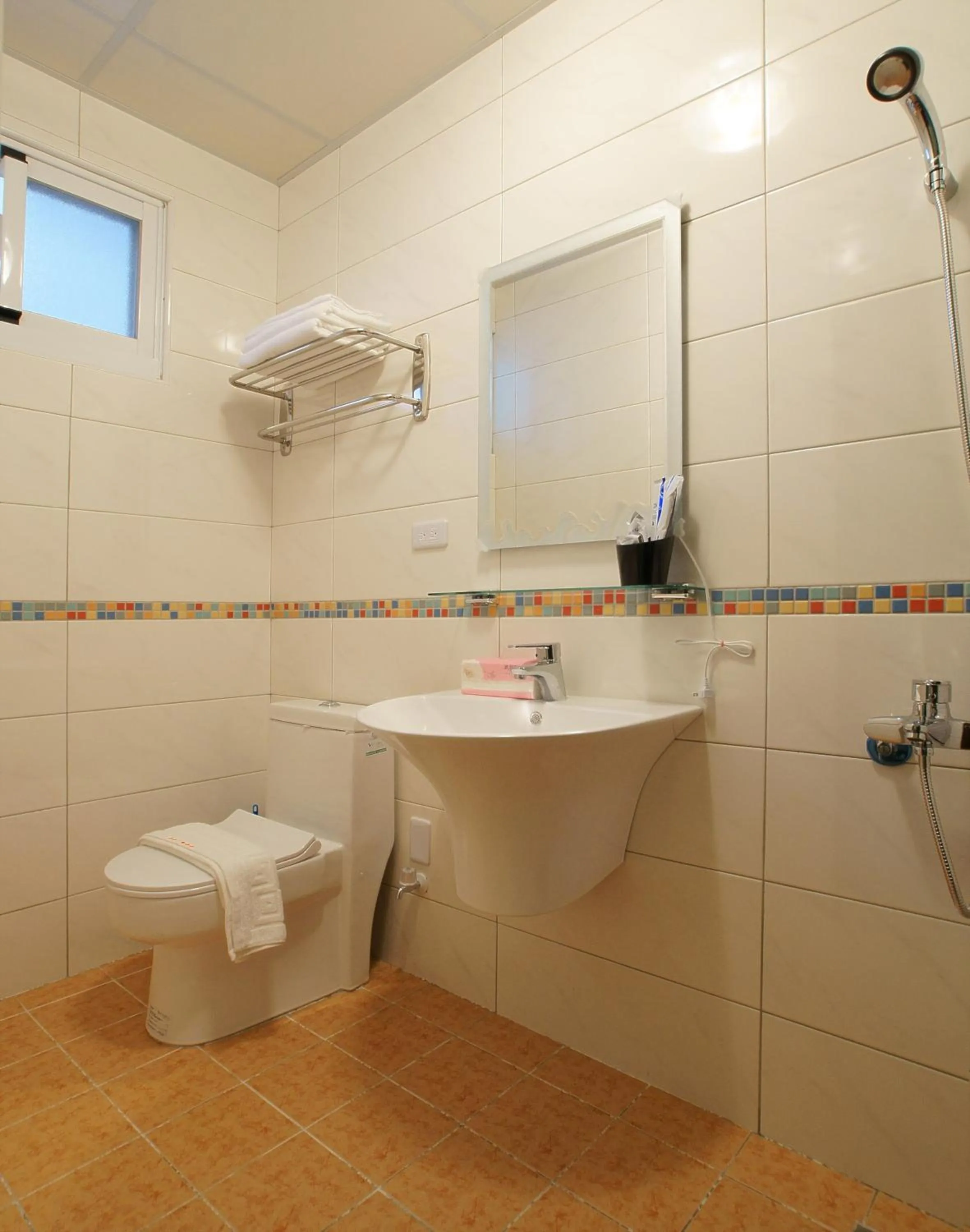 Toilet in Trip Village-Hulk's Homestay