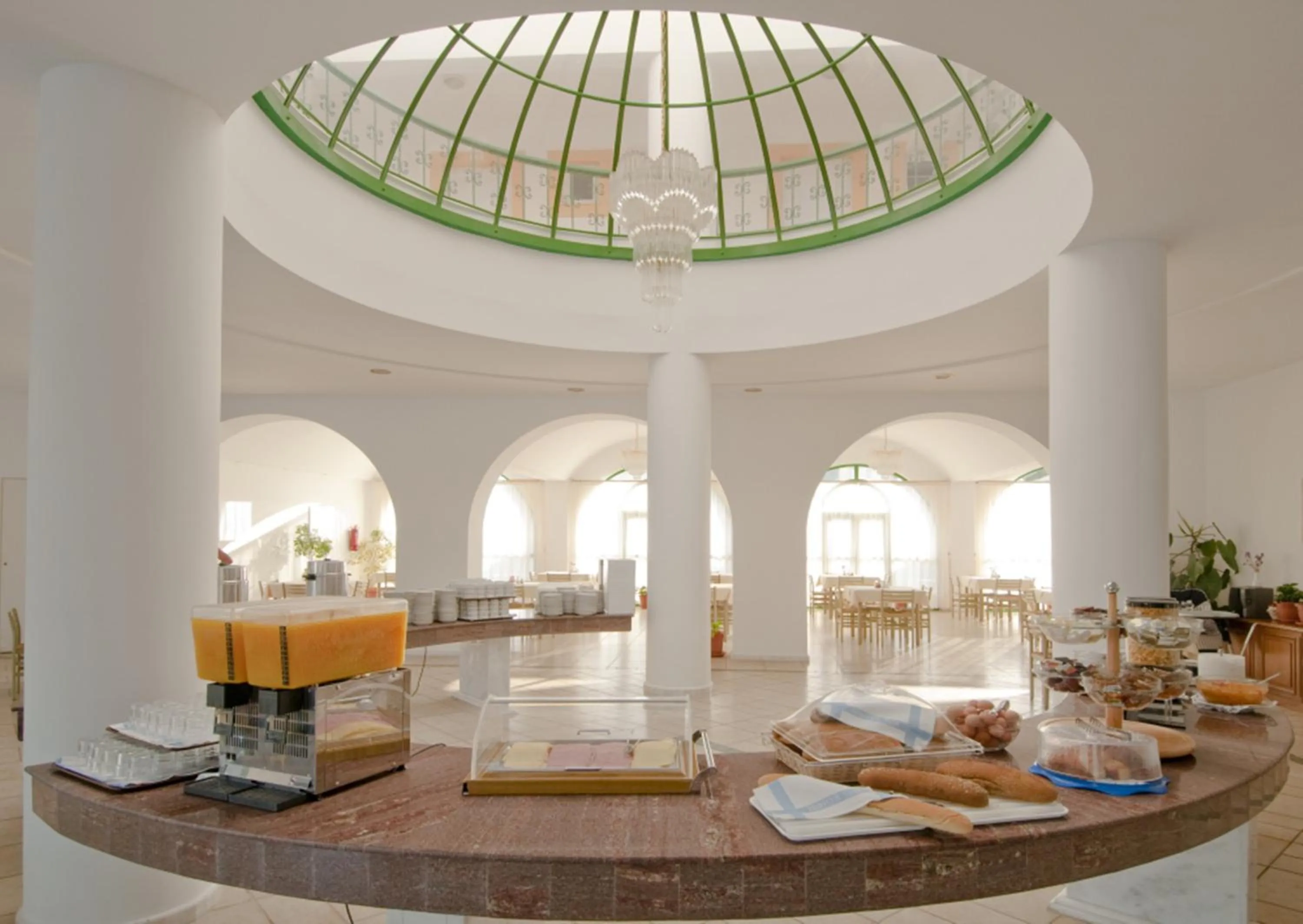 Breakfast in Alexandra Beach