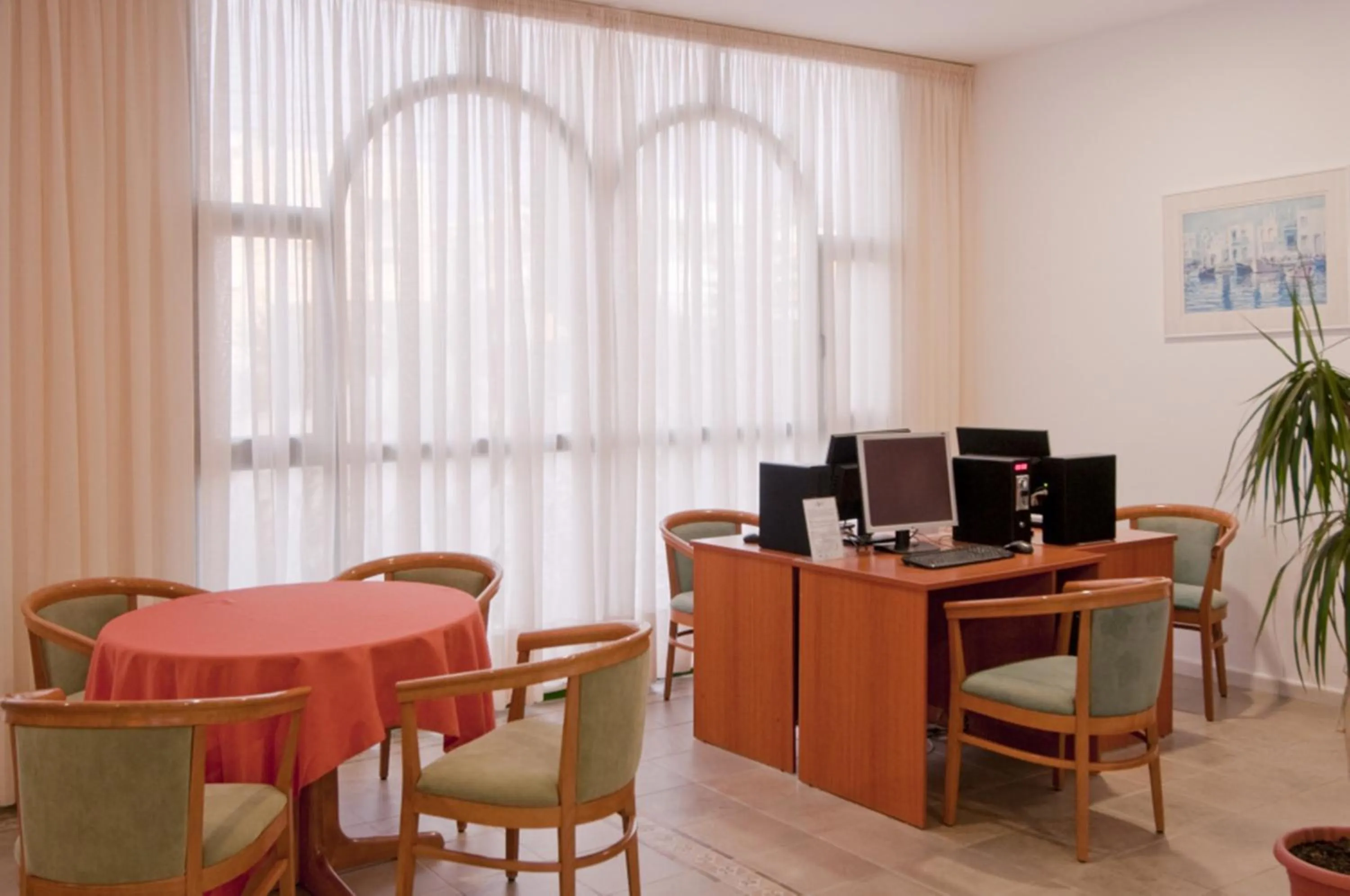 Entertainment in Alexandra Beach