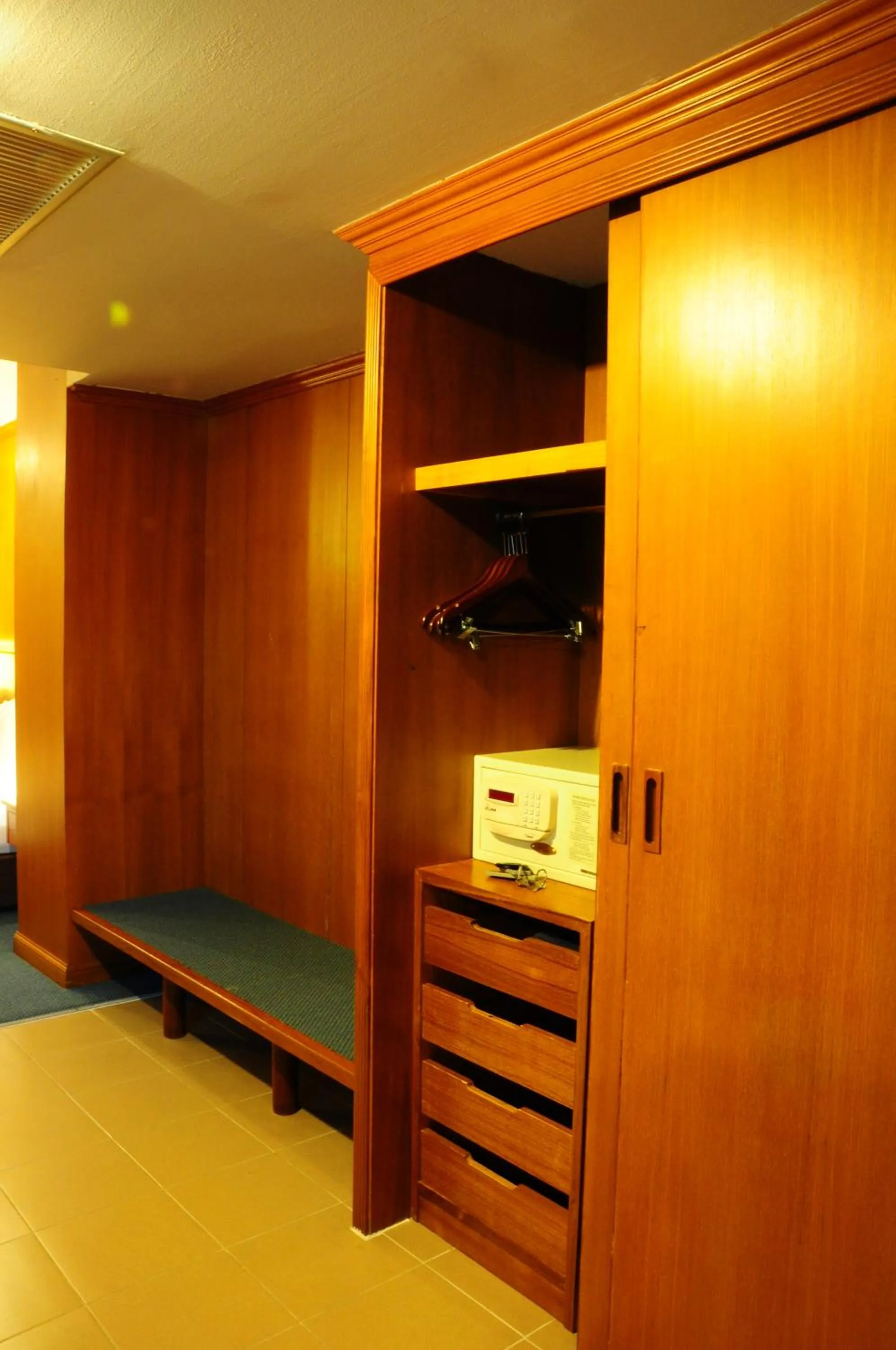 wardrobe in Dynasty Inn Pattaya