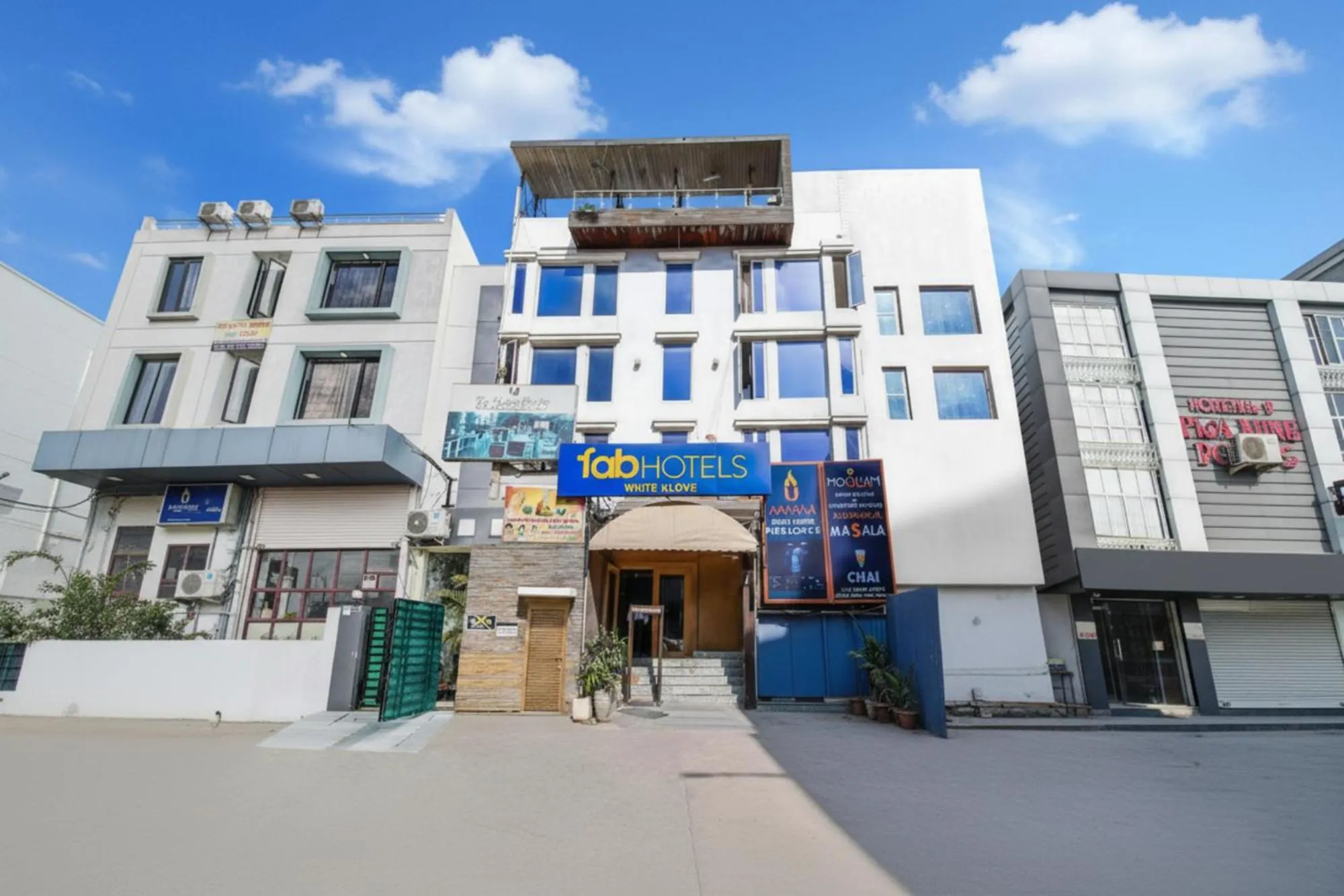 Facade/entrance in FabHotel White Klove - Nr New Delhi Railway Station