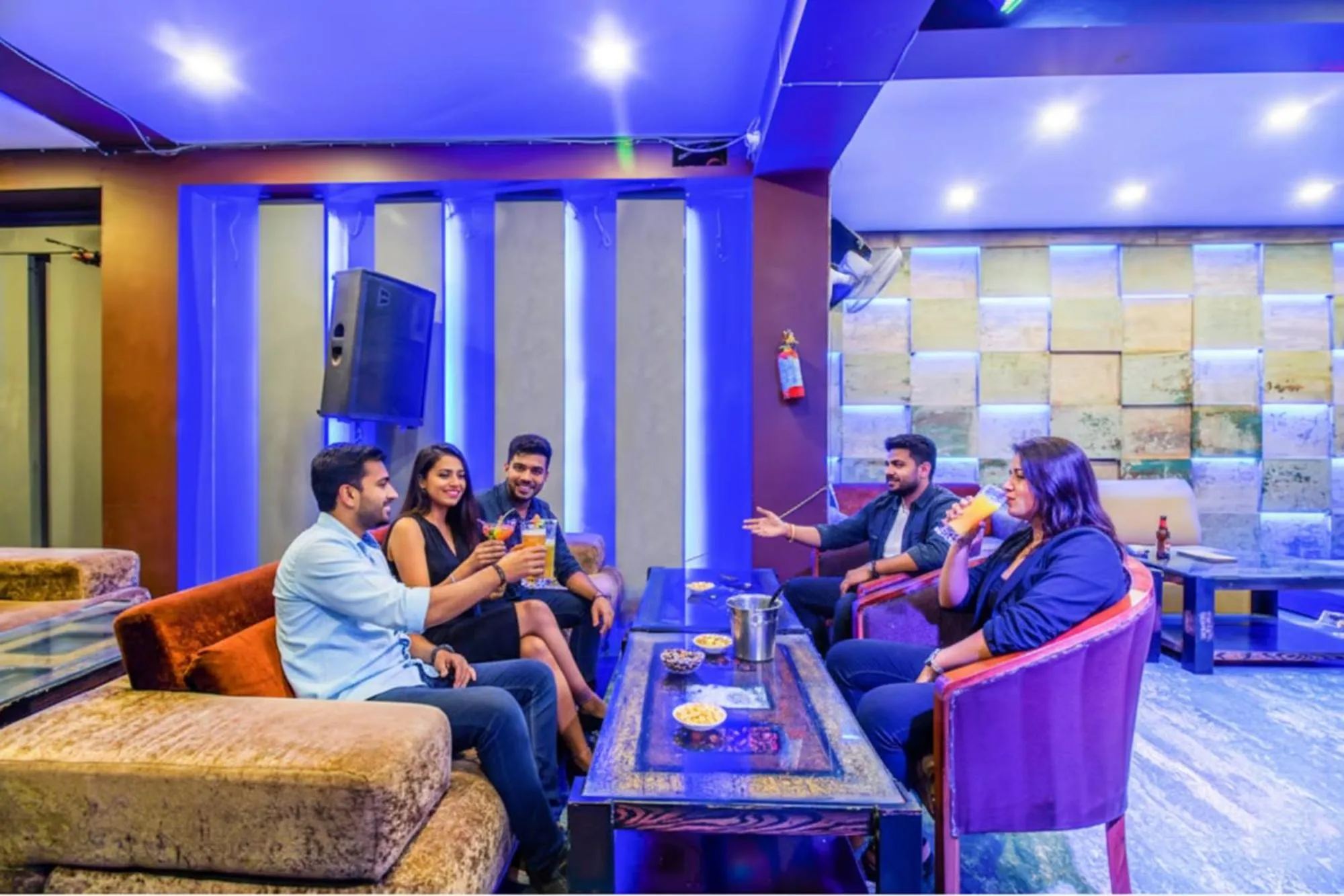 Restaurant/places to eat in FabHotel White Klove - Nr New Delhi Railway Station