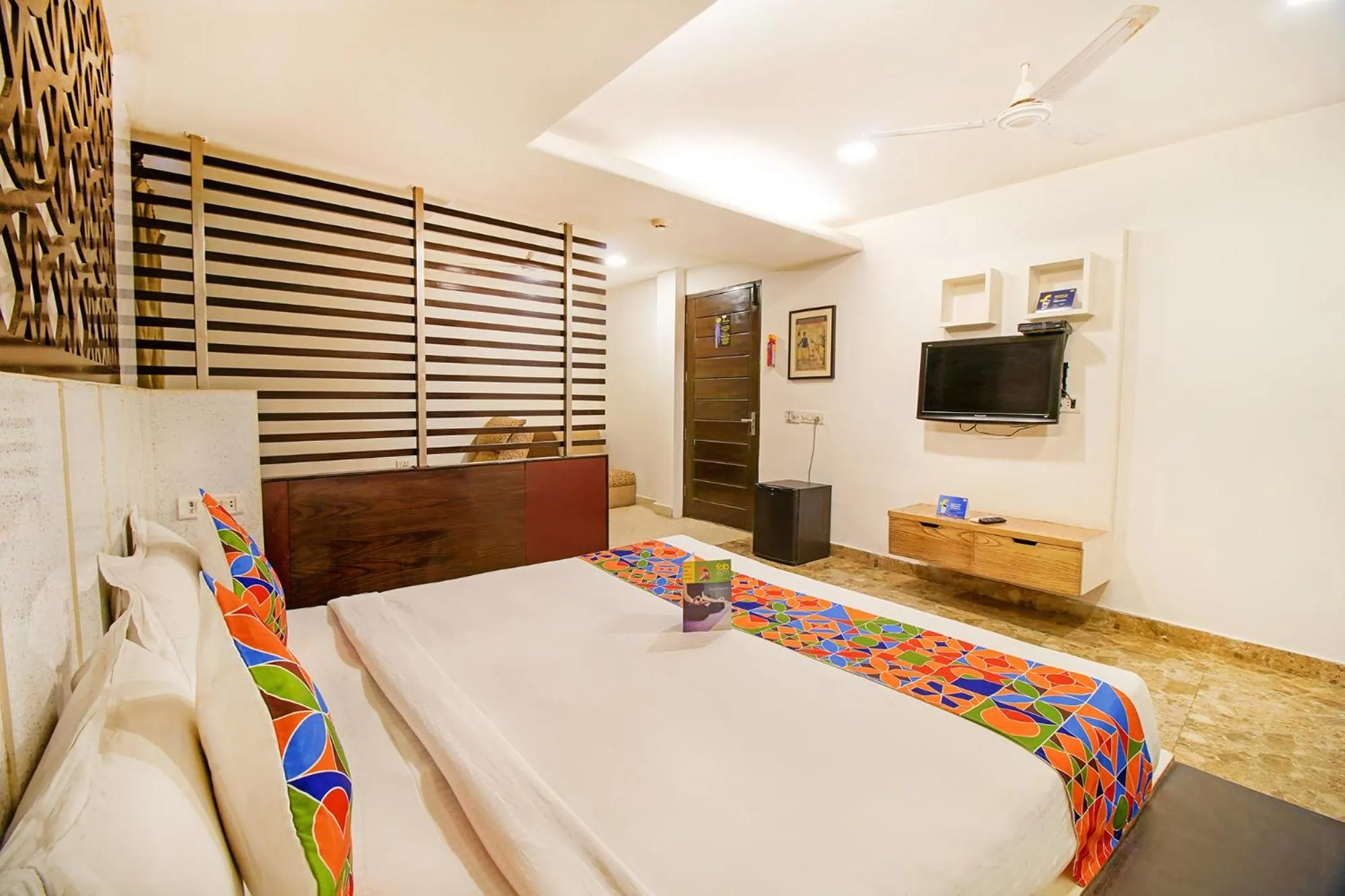 TV and multimedia, Bed in FabHotel White Klove - Nr New Delhi Railway Station