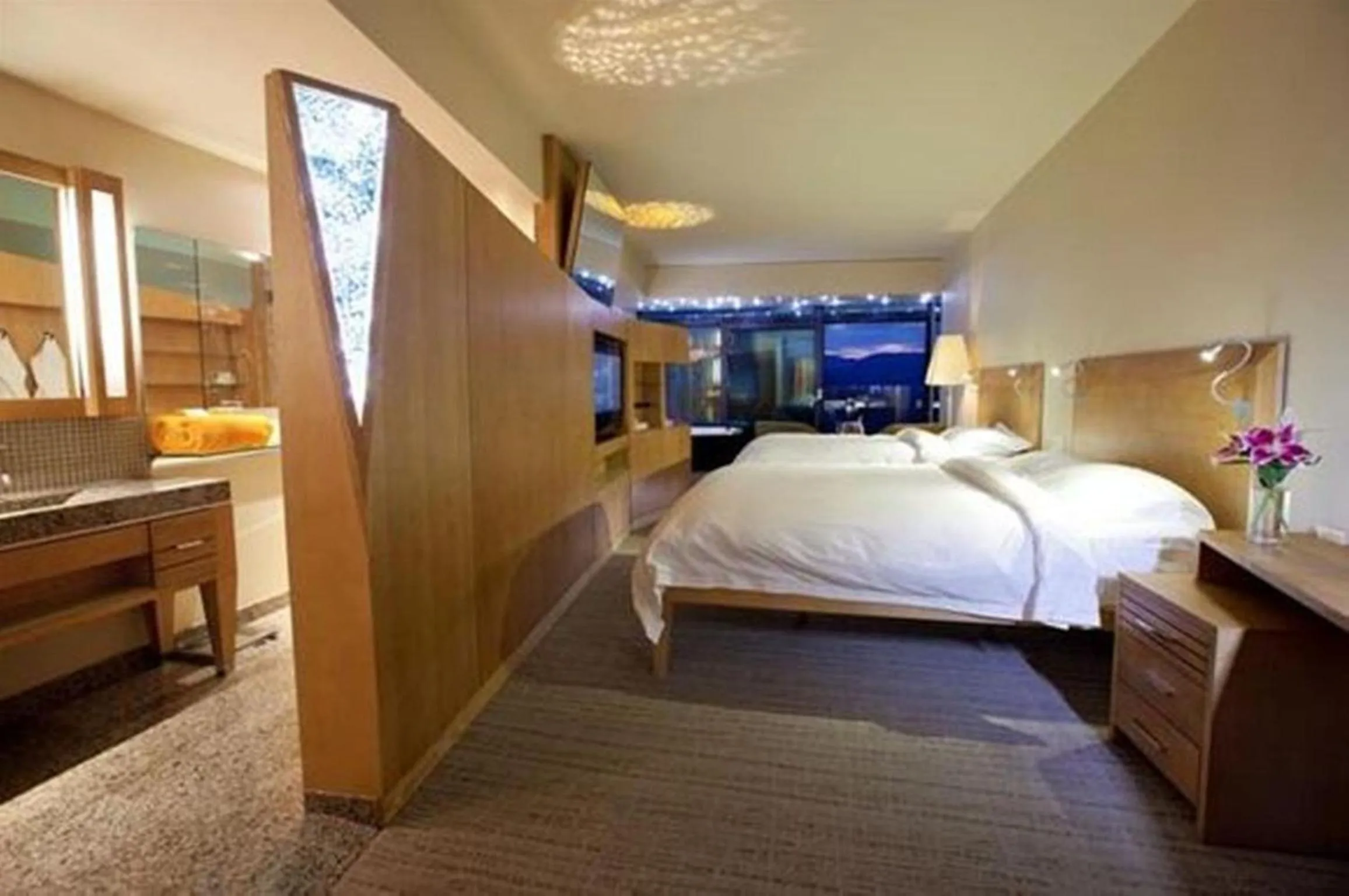 Bed in Sparkling Hill Resort and Spa - Adults-Only Resort