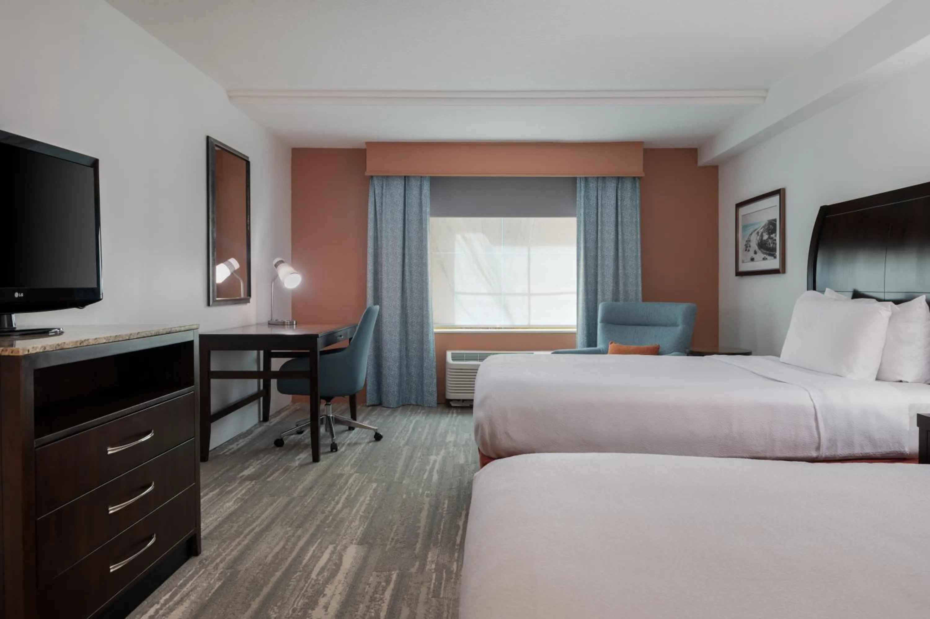 Bed in Hilton Garden Inn Daytona Beach Oceanfront