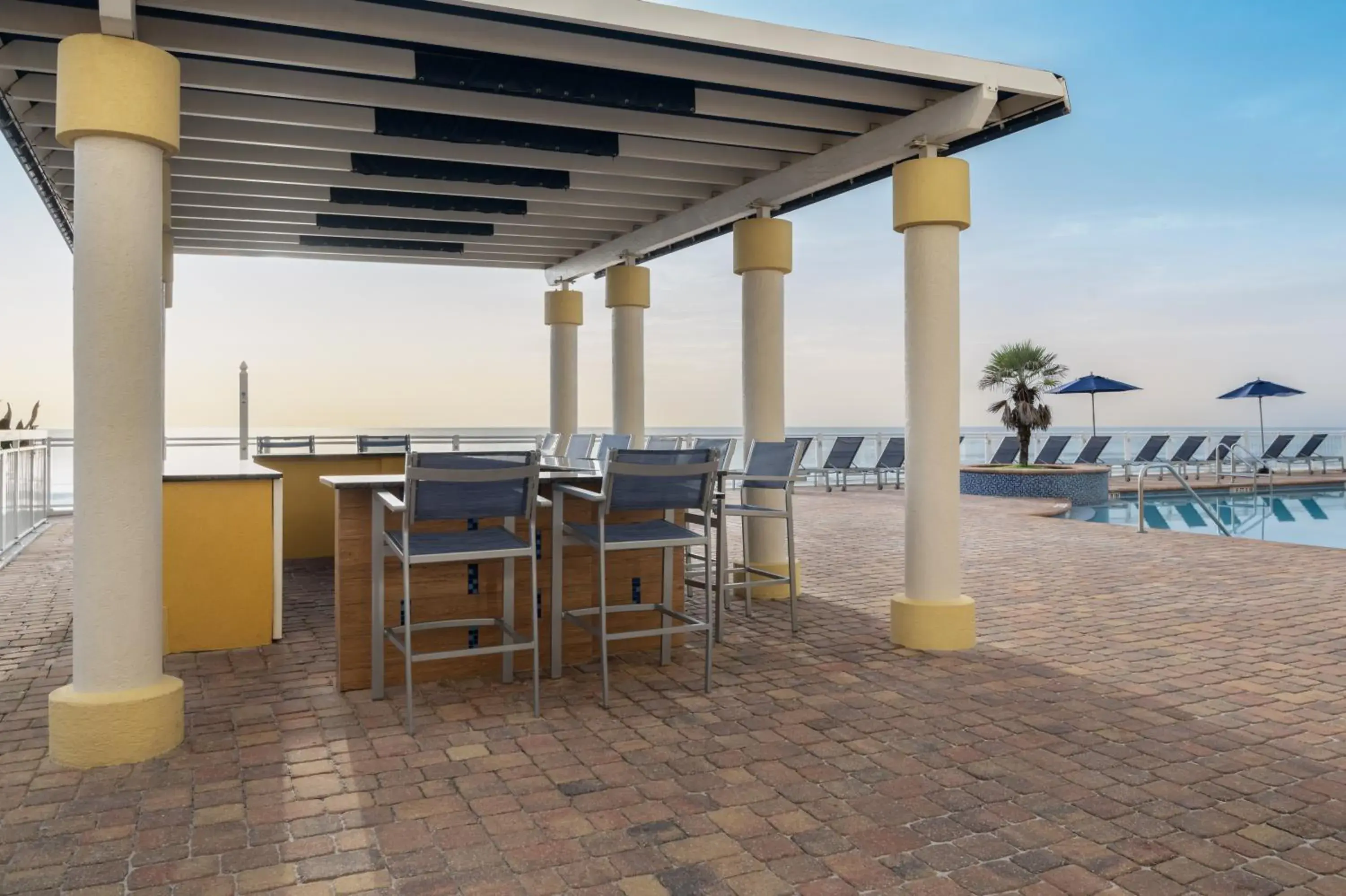 Lounge or bar in Hilton Garden Inn Daytona Beach Oceanfront Lounge or bar in Hilton Garden Inn Daytona Beach Oceanfront