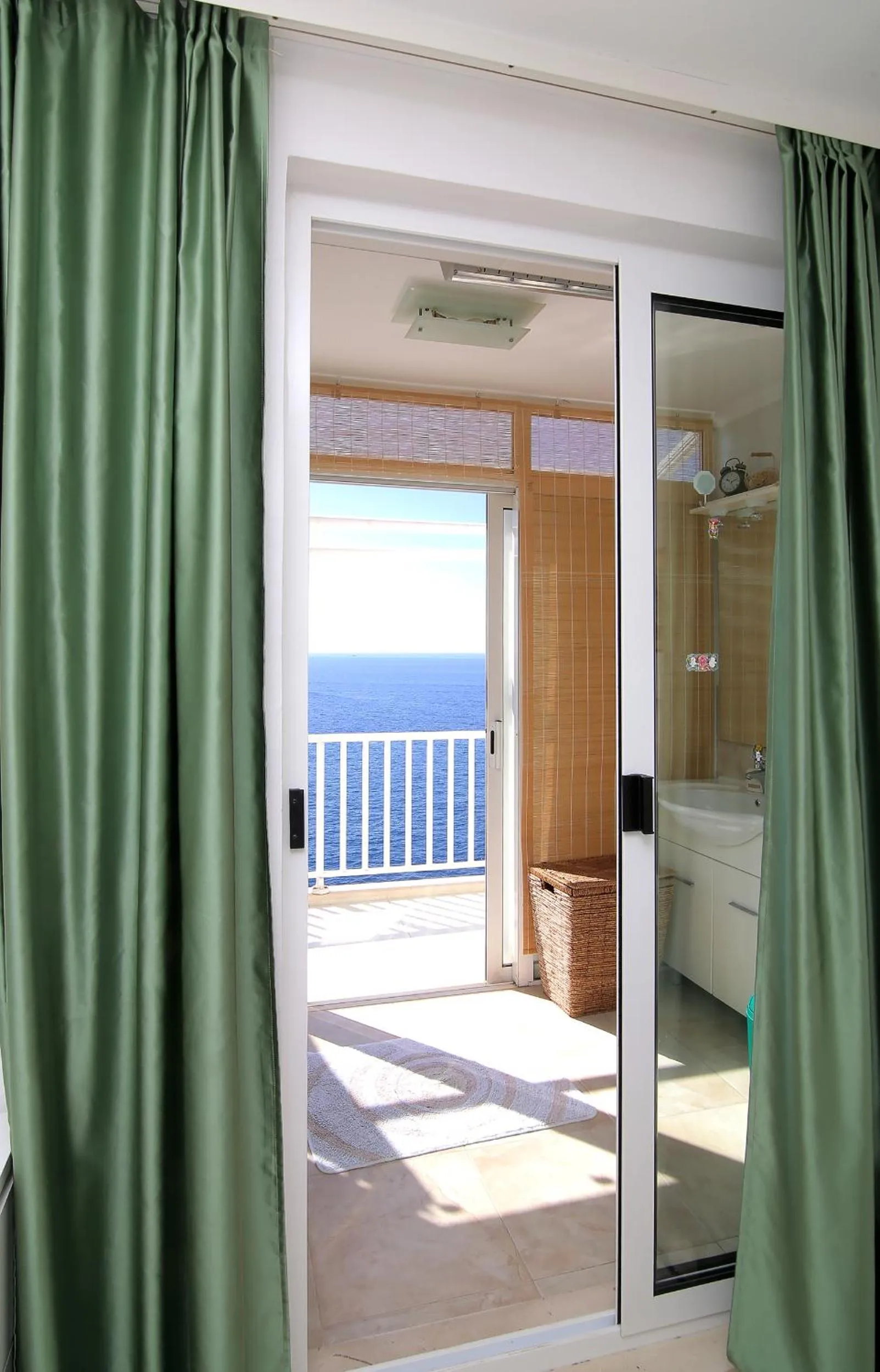 View (from property/room), Bed in Kate's Place