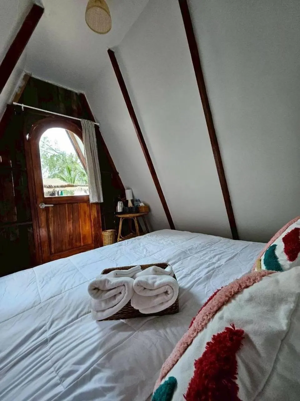 Photo of the whole room in I-Lay House Koh Kood