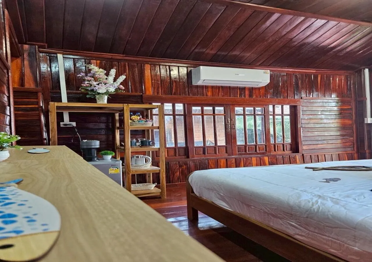 Photo of the whole room in I-Lay House Koh Kood