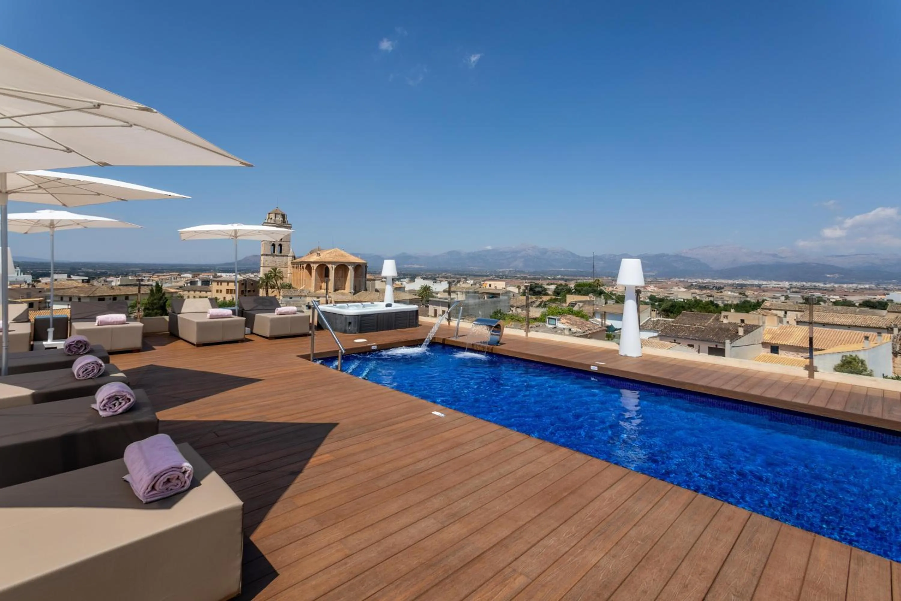 Swimming pool in Can Ribera by Zafiro