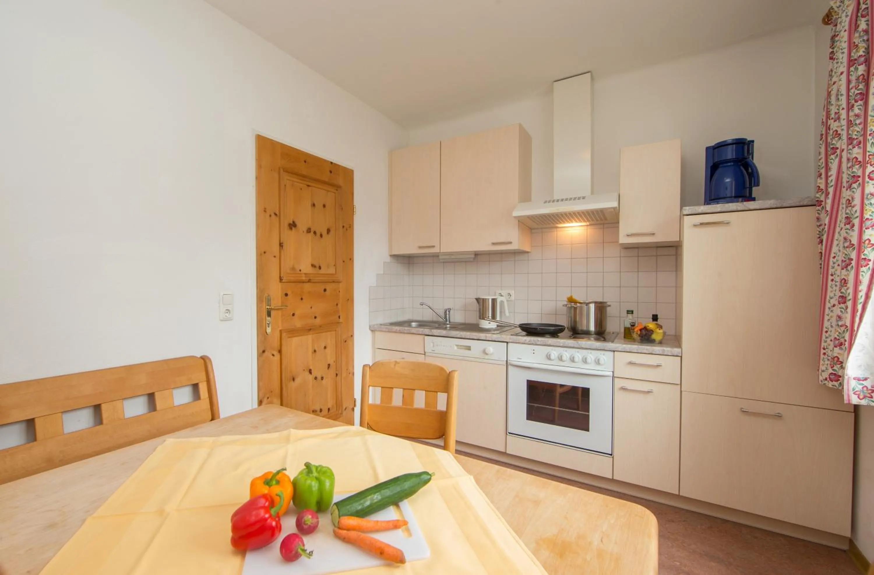 Communal kitchen in Hotel Pension Hubertus