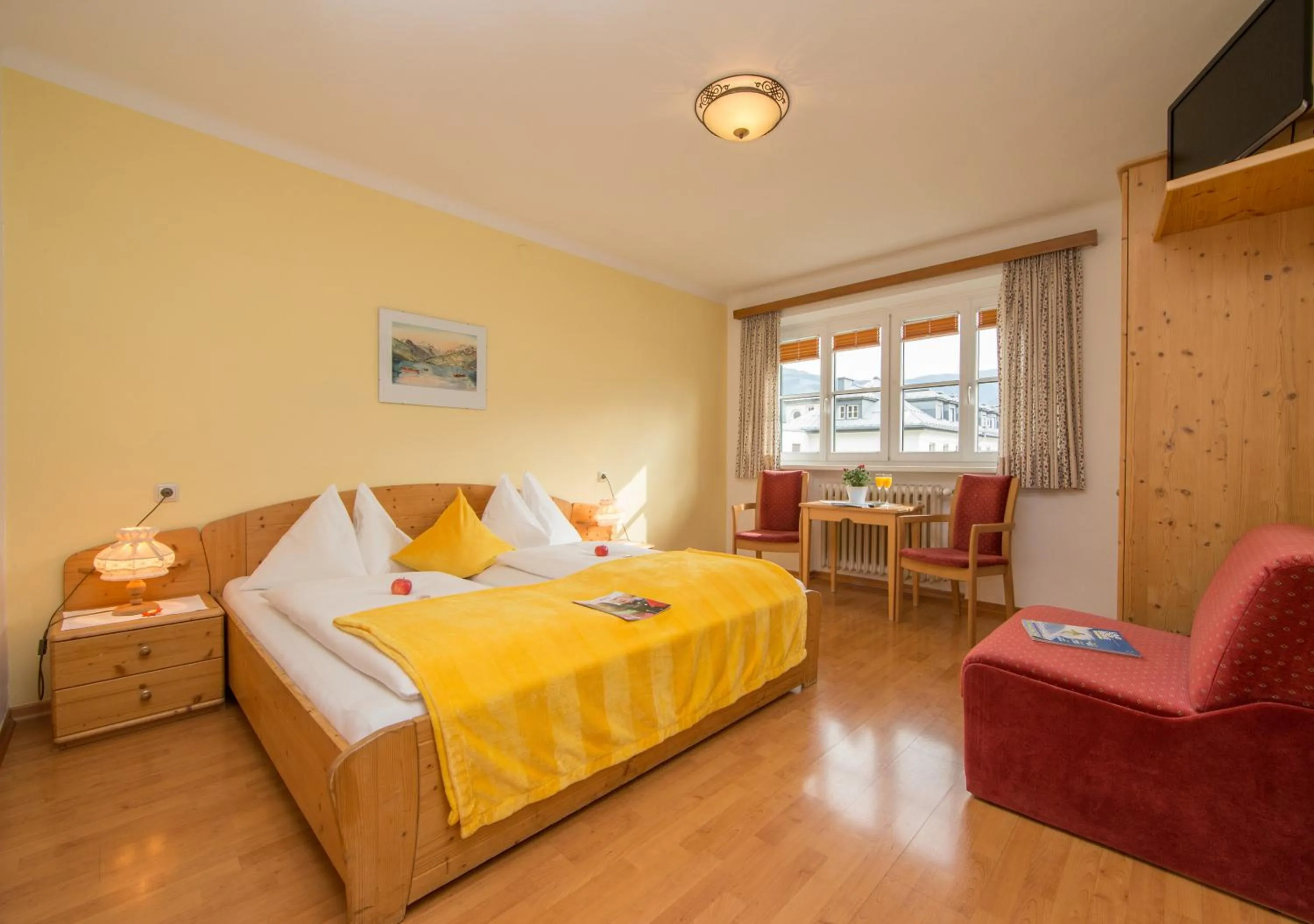 Photo of the whole room, Bed in Hotel Pension Hubertus