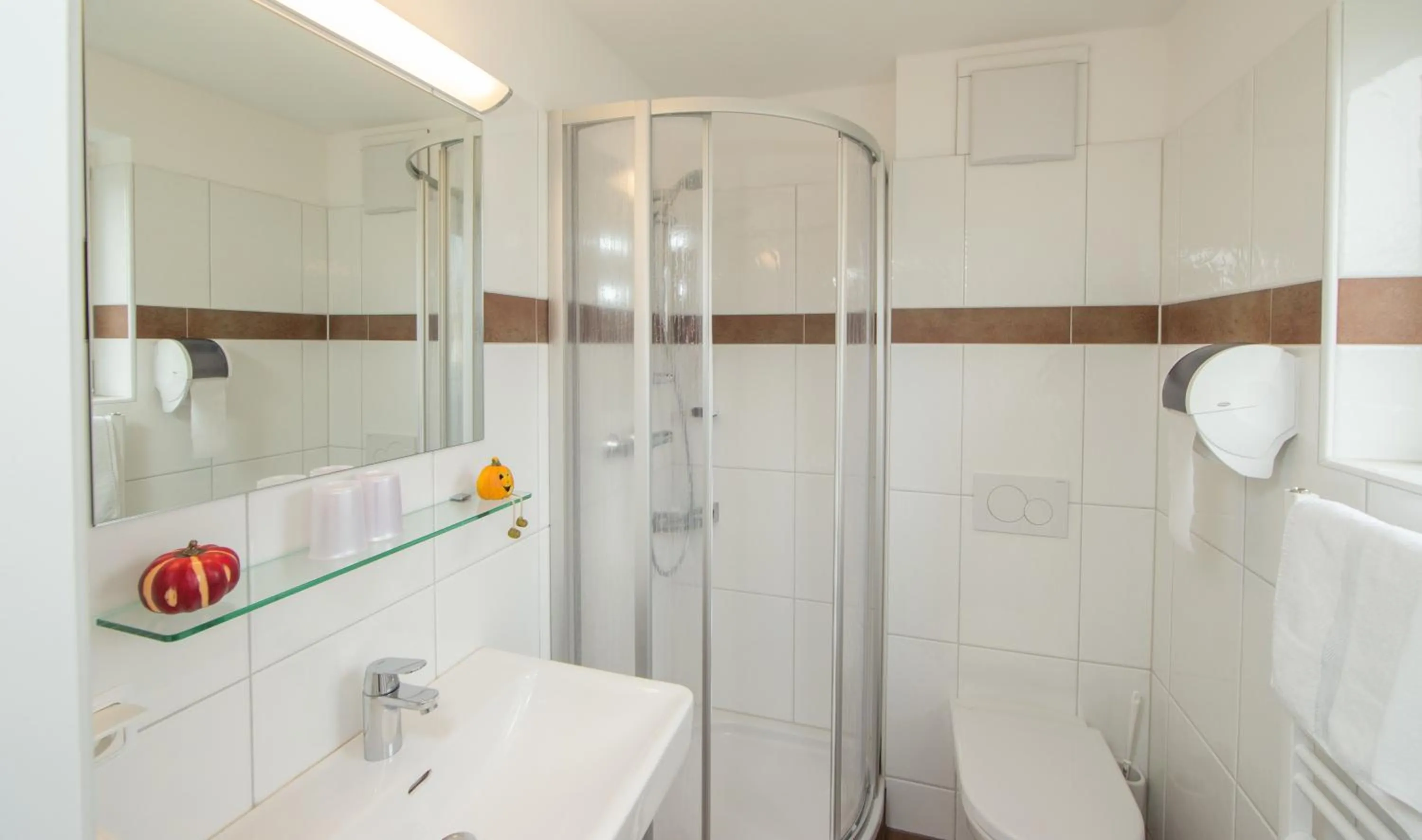Bathroom in Hotel Pension Hubertus