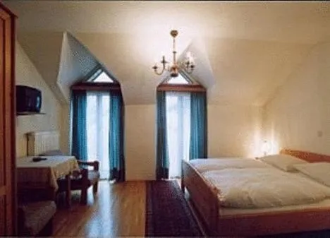 Photo of the whole room, Bed in Hotel & Hostel Sandwirt