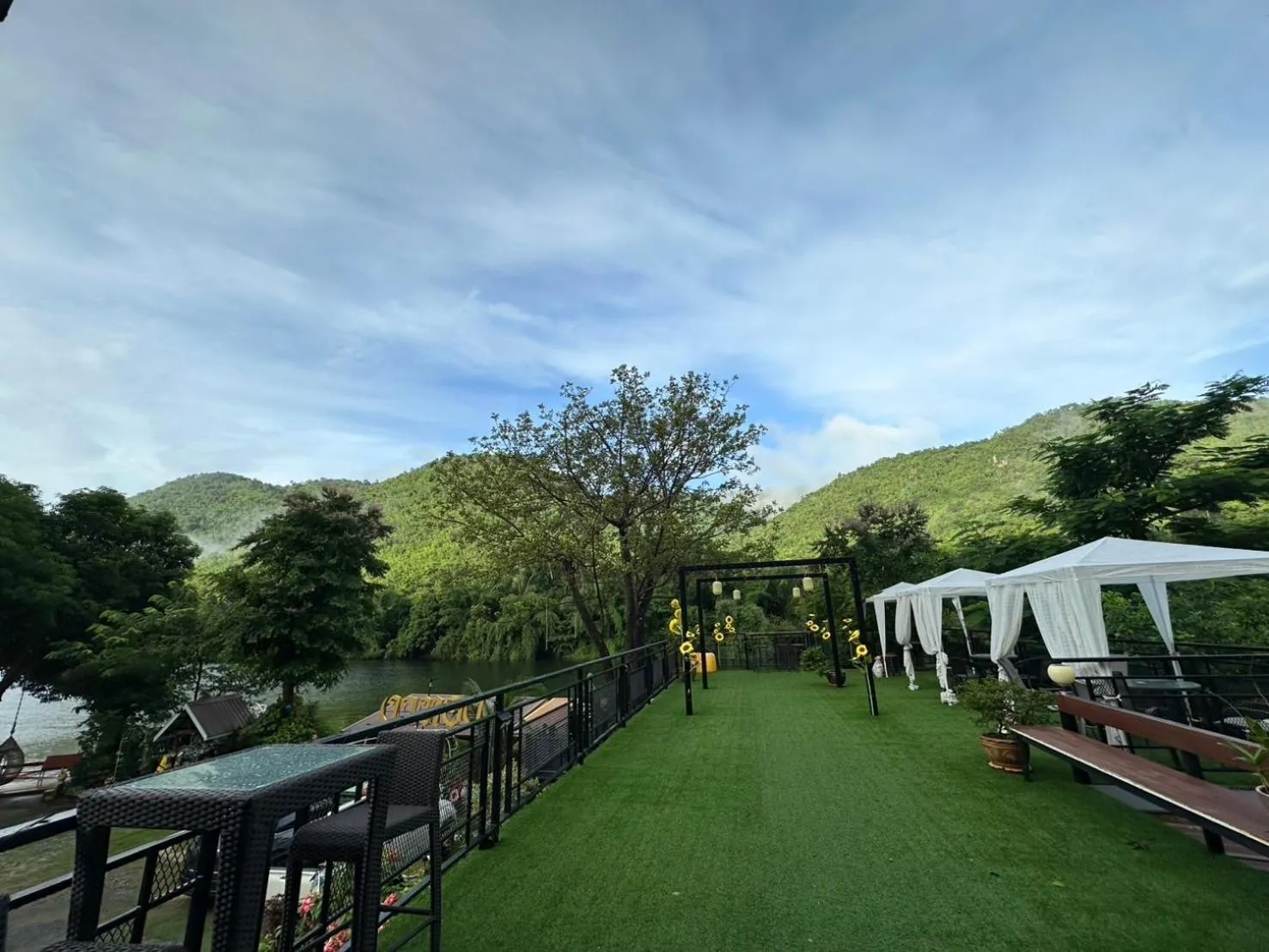 ชอว์ งาทอง รีสอร์ต Chor Ngar Thong Erawan Kanchanaburi